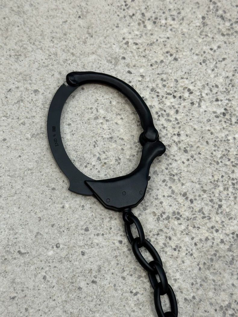 Takahiromiyashita The Soloist. The Soloist Solid Black Handcuffs Size ONE SIZE - 3 Thumbnail