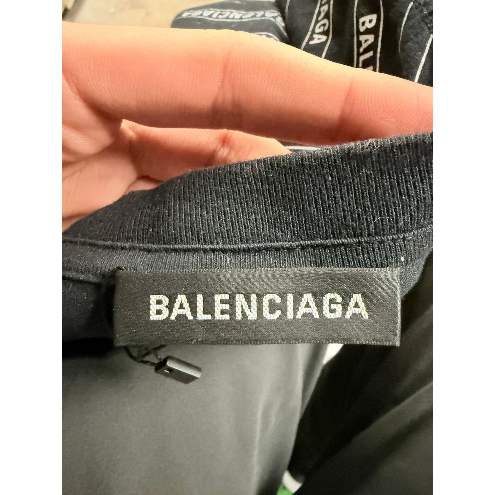 Balenciaga Balenciaga Tee Black All Over Used XL Size US XL / EU 56 / 4 - 2 Thumbnail