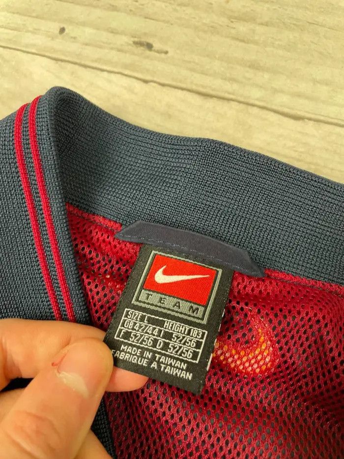 Nike Vintage Nike Barcelona 2002-03 Track Jacket Football Soccer Size US L / EU 52-54 / 3 - 11 Thumbnail