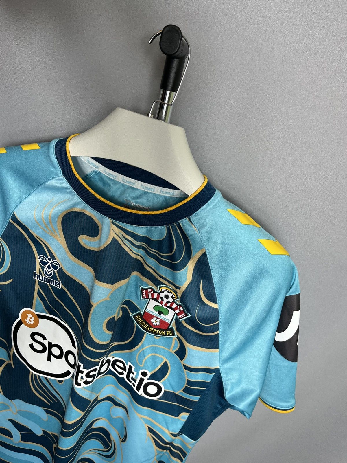 Hummel × Sports Specialties Hummel Southampton Away Shirt 2022 2023 Adults Jersey #20 Size US M / EU 48-50 / 2 - 3 Thumbnail