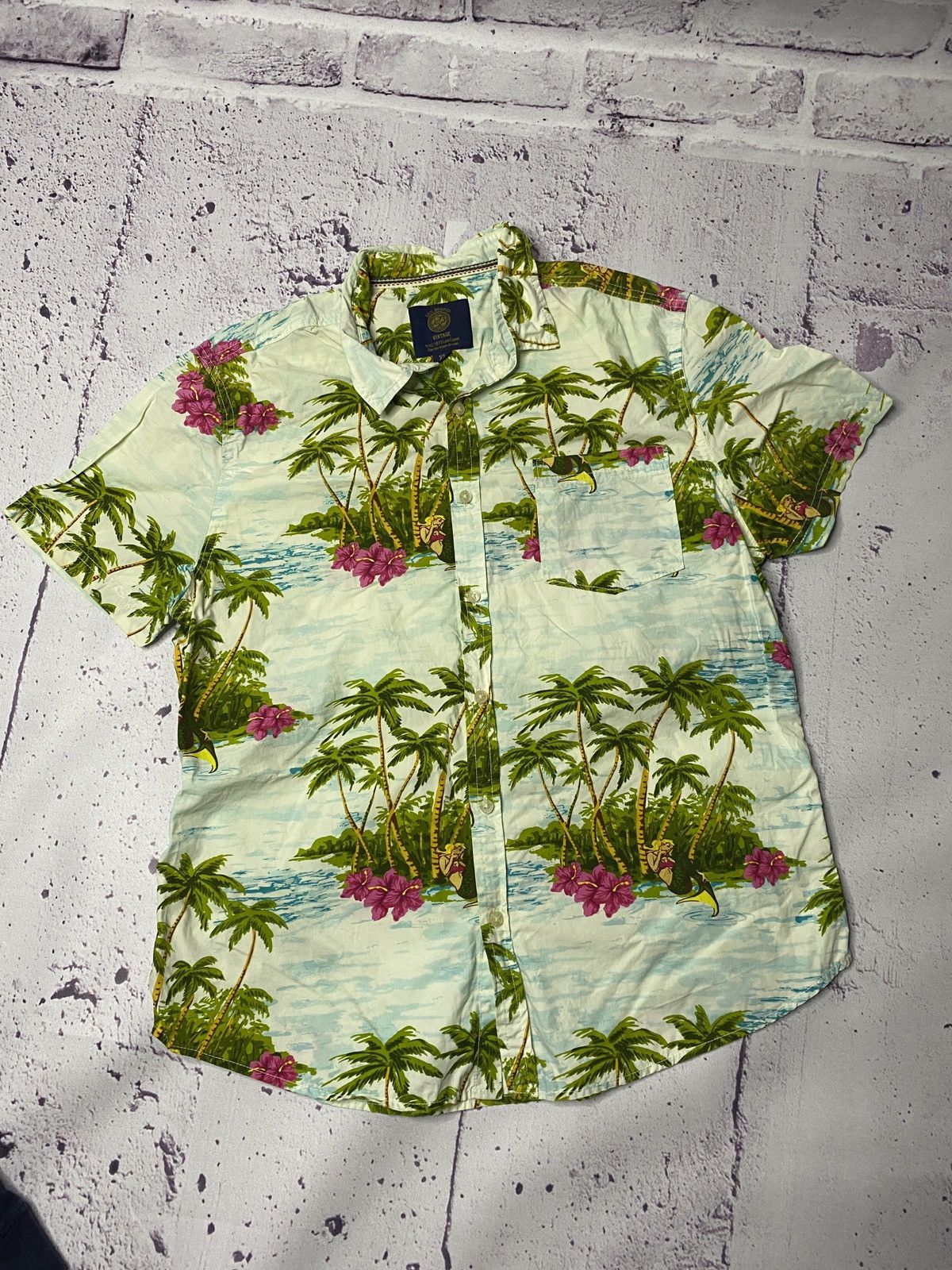 HOLLISTER HAWAIIAN SHIRT,hollister shirt womens,tropical flower