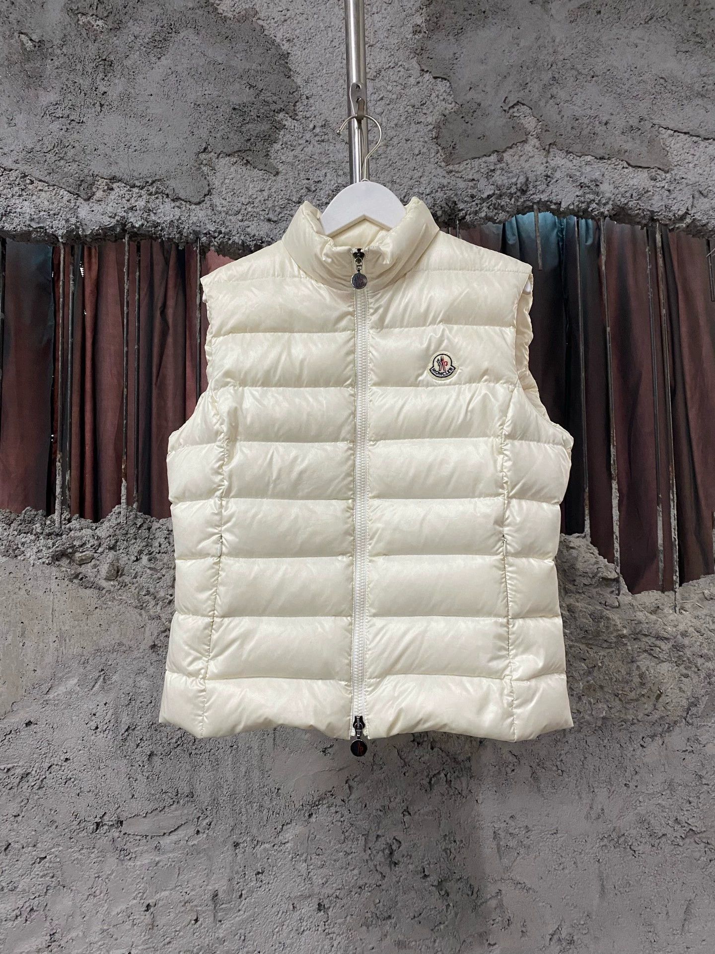 Moncler Down Vest 2 95 New