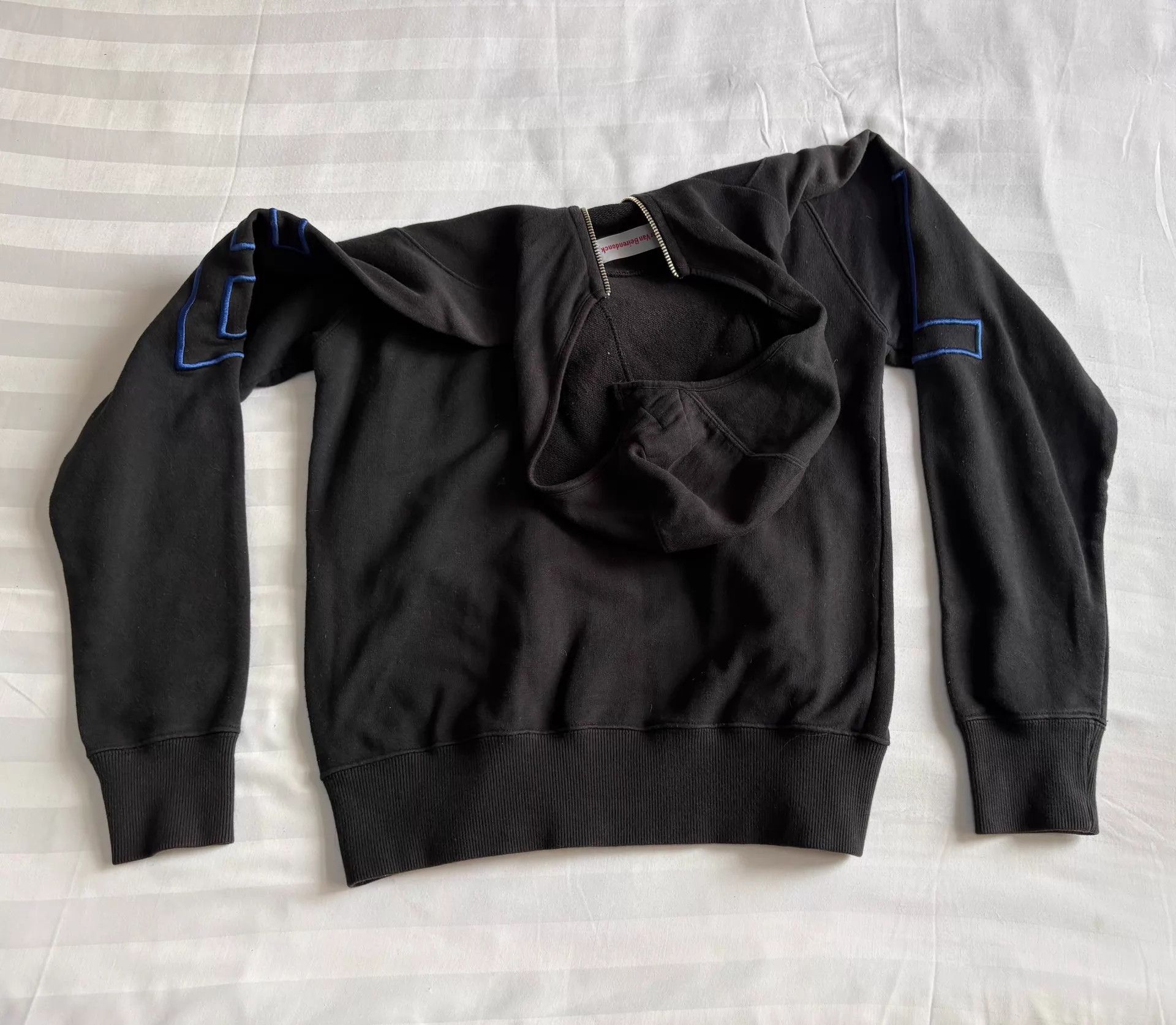Walter Van Beirendonck WVB LOVE & Orange Smiley Pointed Hoodie S Size S / US 4 / IT 40 - 9 Thumbnail