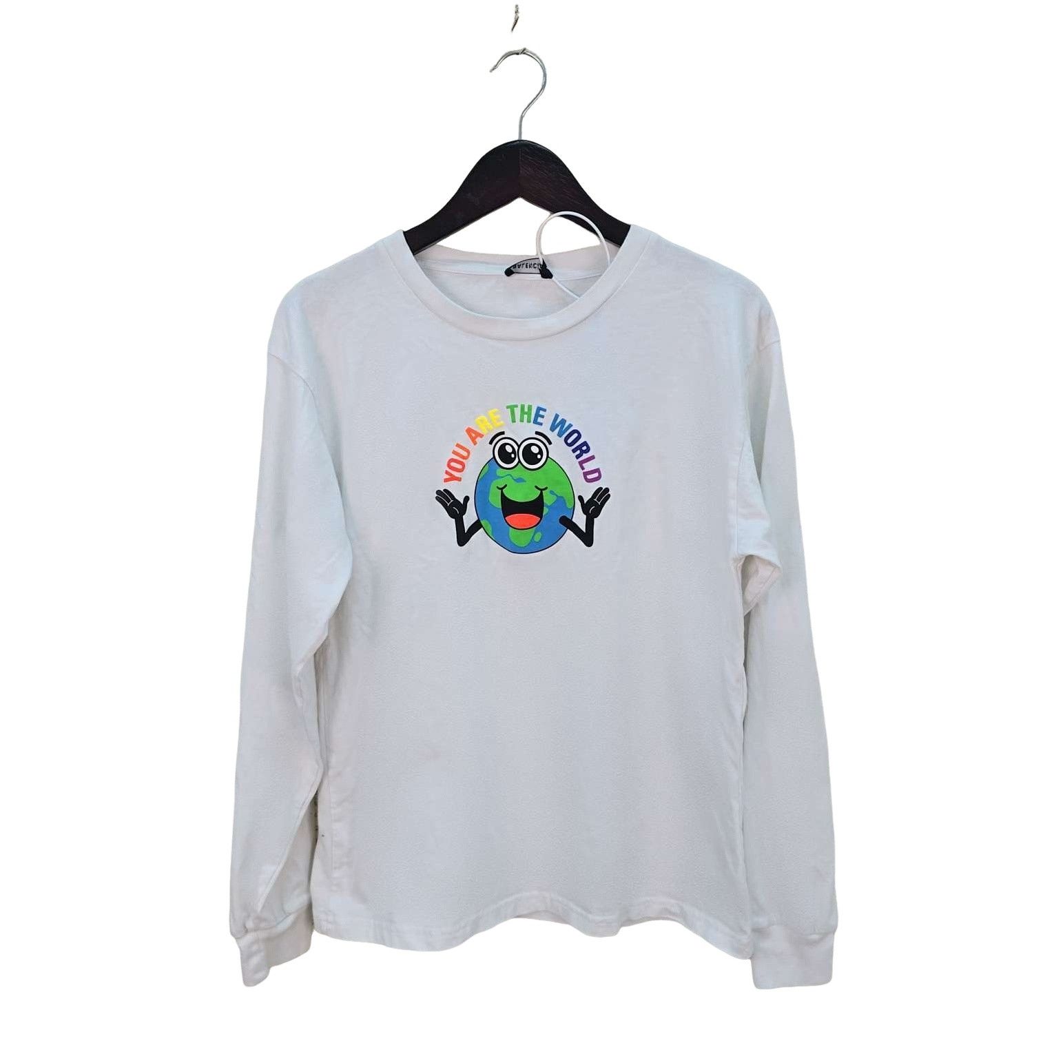 Balenciaga Balenciaga Earth Graphic Long Sleeve T-Shirt Size L Size US L / EU 52-54 / 3 - 1 Thumbnail