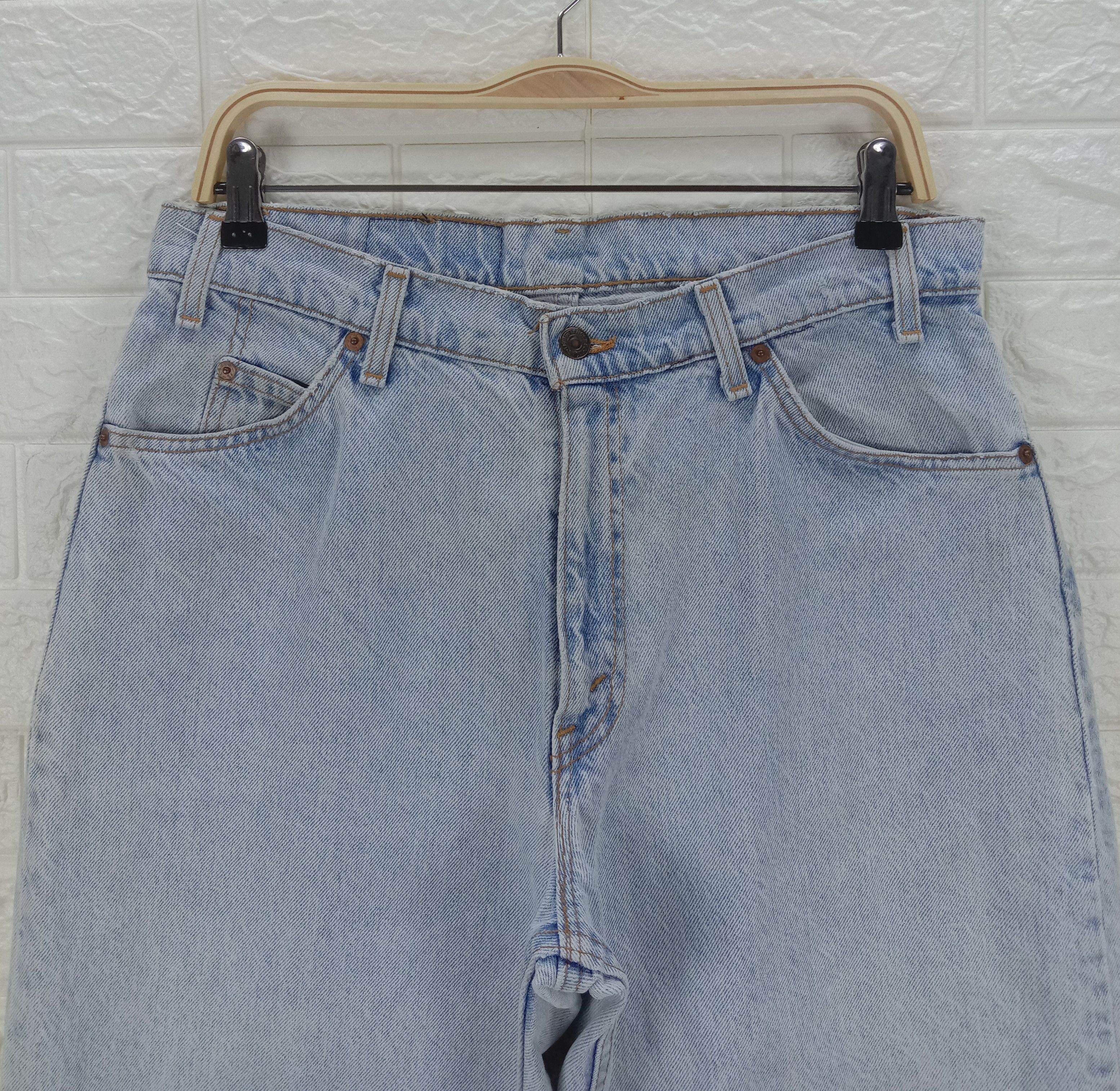 Levi's Vintage 90s Levi's 560 Orange Tab Jeans Light Wash Denim Size US 33 - 2 Thumbnail