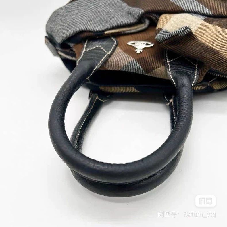 Vivienne Westwood Vivienne Westwood size os Classic brown coffee color checke Size ONE SIZE - 6 Thumbnail
