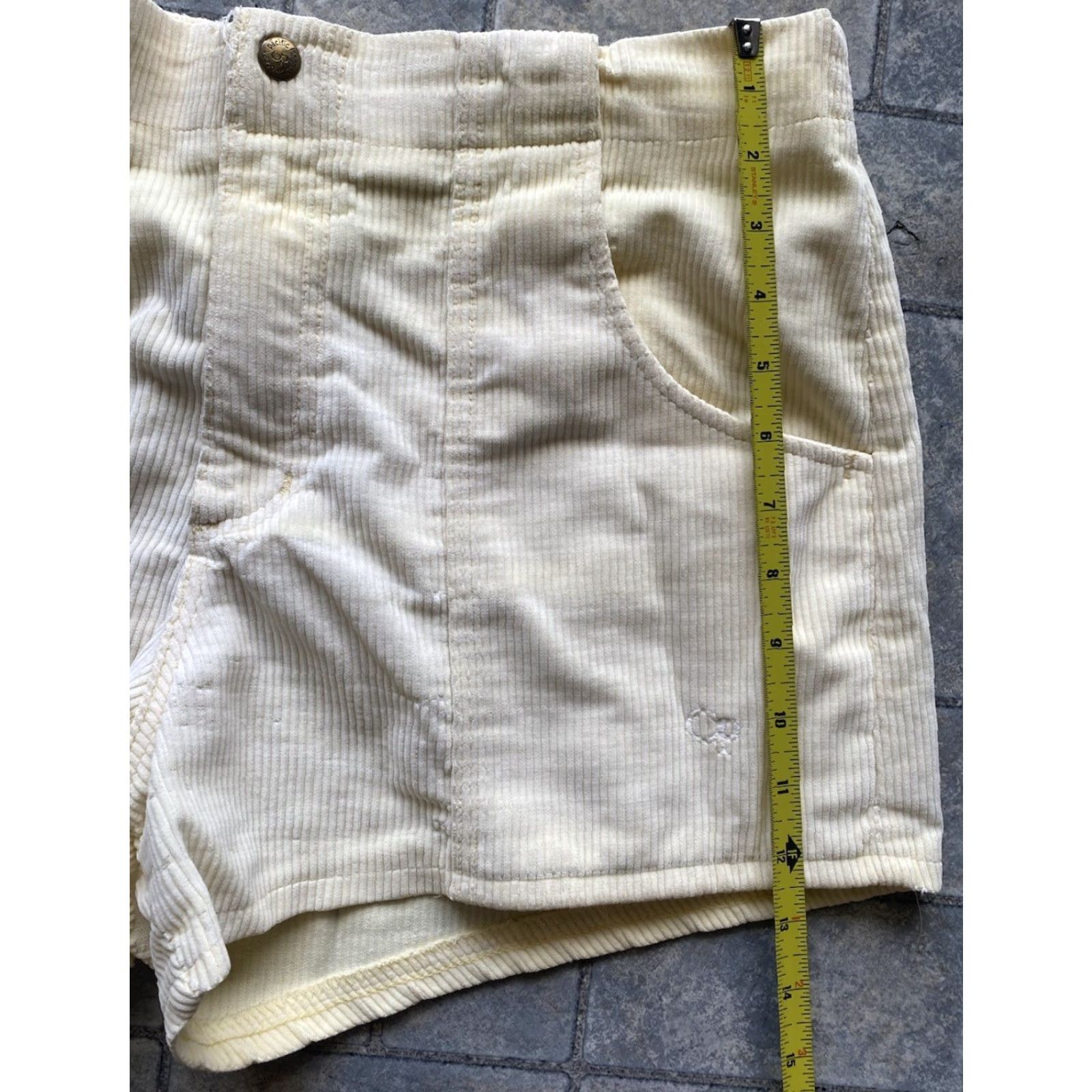 Ocean Pacific VINTAGE Ocean Pacific Corduroy Shorts Women’s 36 Yellow Made In USA Size 25" / US 0 / IT 36 - 7 Thumbnail