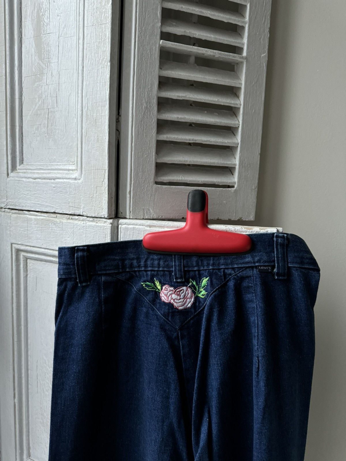 Levi's LEVI’S vintage embroided 70’ blue jeans, slight flair Size US 28 / EU 44 - 4 Thumbnail