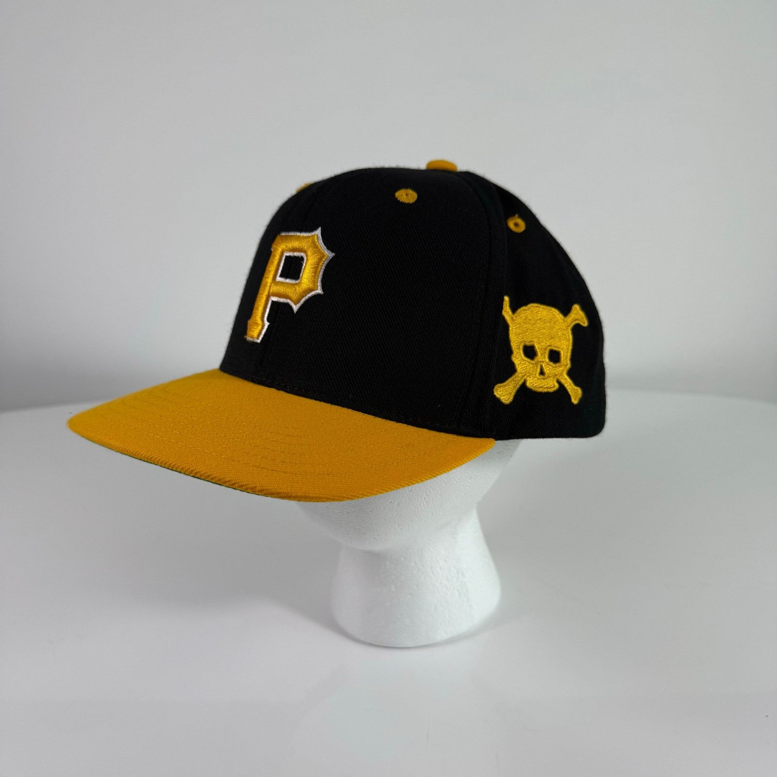 American Needle Pirates Snapback Hat American Needle Cooperstown Black Gold Size ONE SIZE - 1 Thumbnail