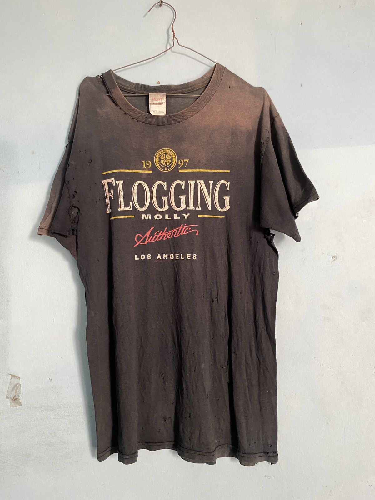 Band Tees Thrashed Vintage Flogging Molly 2004 Band Size US M / EU 48-50 / 2 - 1 Thumbnail