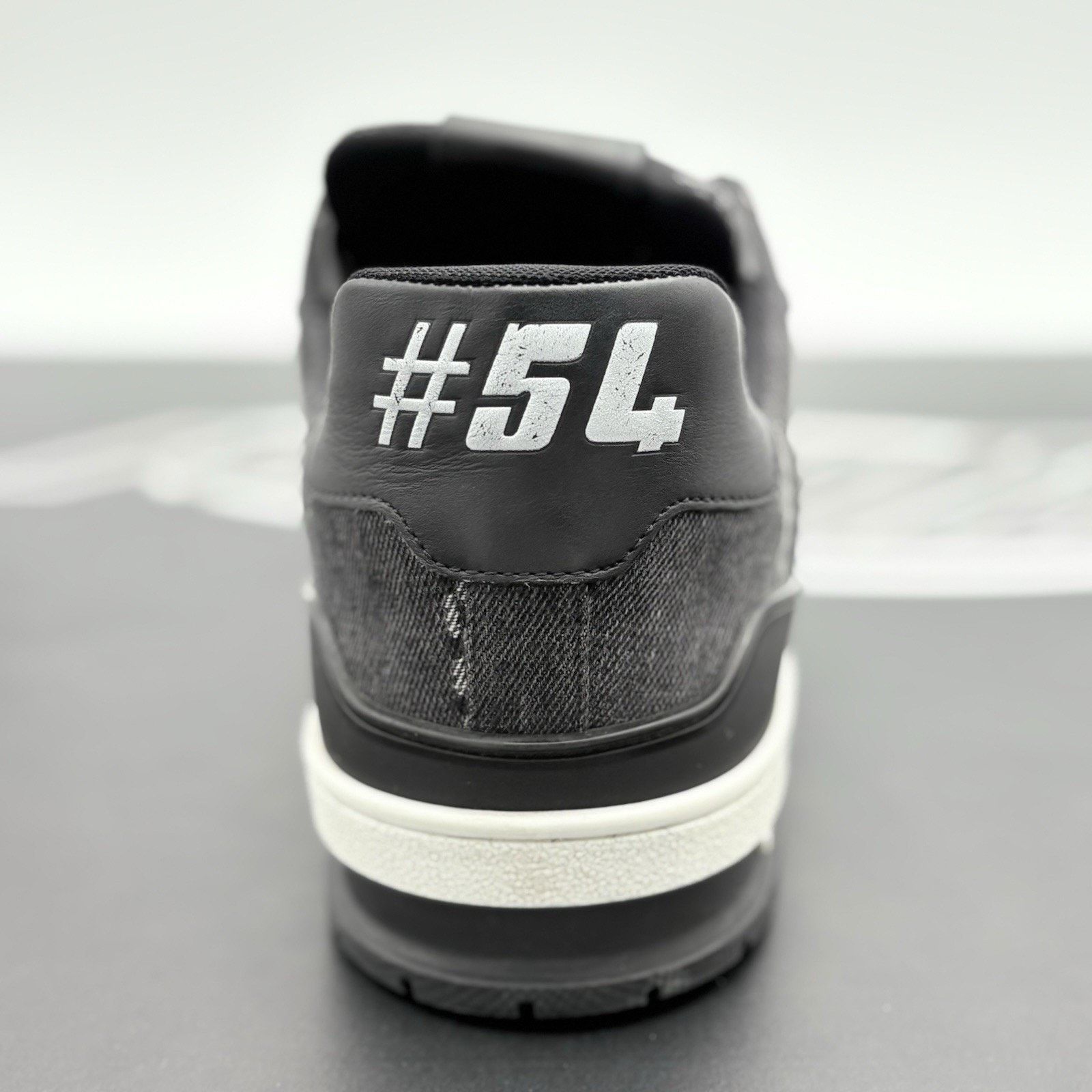 Louis Vuitton 10.5-11 US Louis Vuitton Trainer ' Black White '| VERY CLEAN Size US 11 / EU 44 - 3 Thumbnail