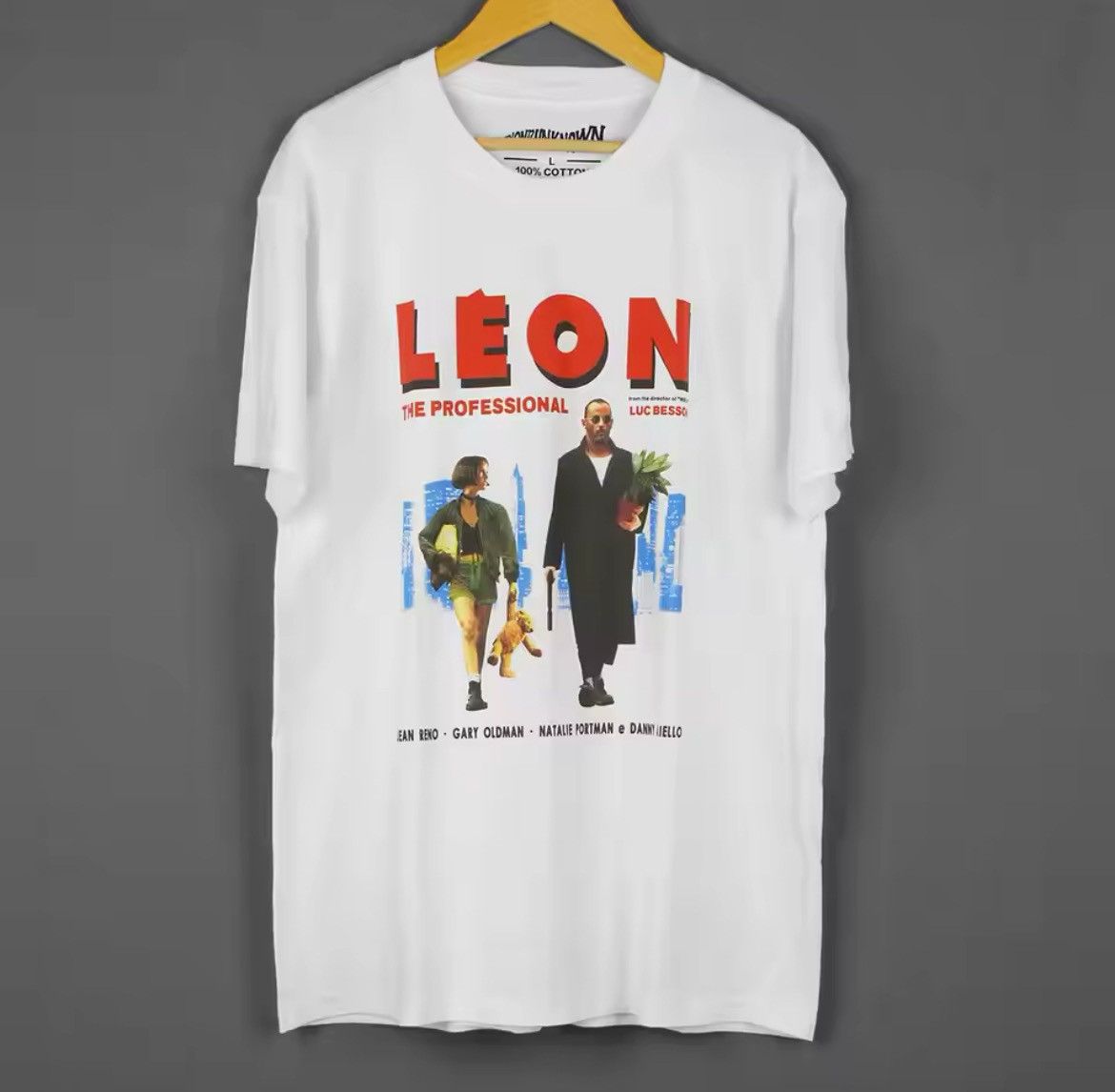 Japanese Brand × Vintage "Leon The Professional" Classic Movie Graphic Printed Tshirt Size US XXL / EU 58 / 5 - 1 Thumbnail