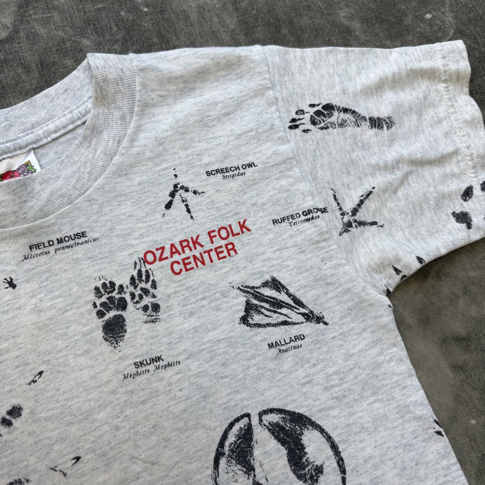 Fruit Of The Loom Vintage 90s Arkansas AOP Animal Footprints Women’s Baby Tee Size XS / US 0-2 / IT 36-38 - 5 Thumbnail