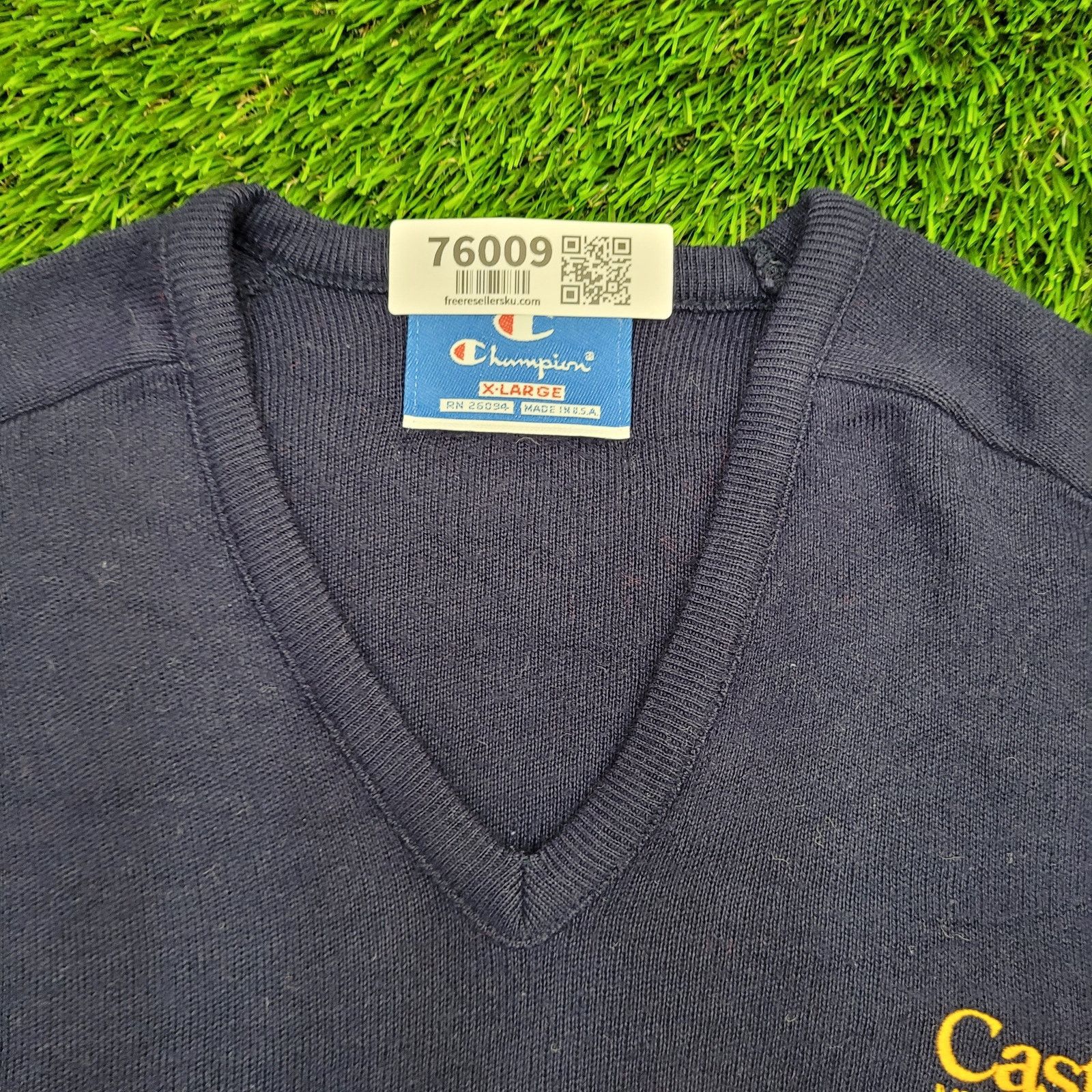 Champion Vintage 80s Champion Sweater M/L 20x25 Navy-Blue Castle USA Size US L / EU 52-54 / 3 - 11 Thumbnail