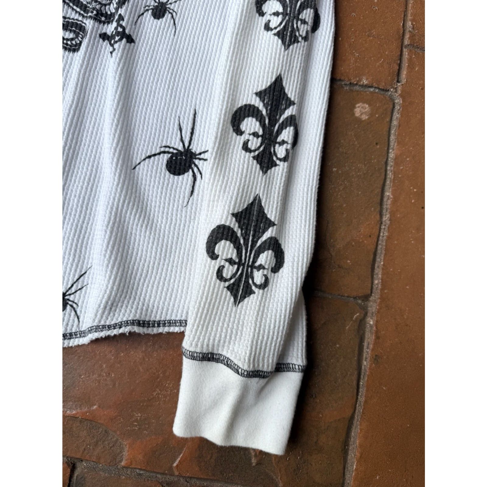 Vintage VINTAGE Sinister Cross Wings Thermal Long Sleeve Shirt XL White Mens Grunge Gothic Y2K Art Skull Seasonal All Seasons Size US XL / EU 56 / 4 - 5 Thumbnail