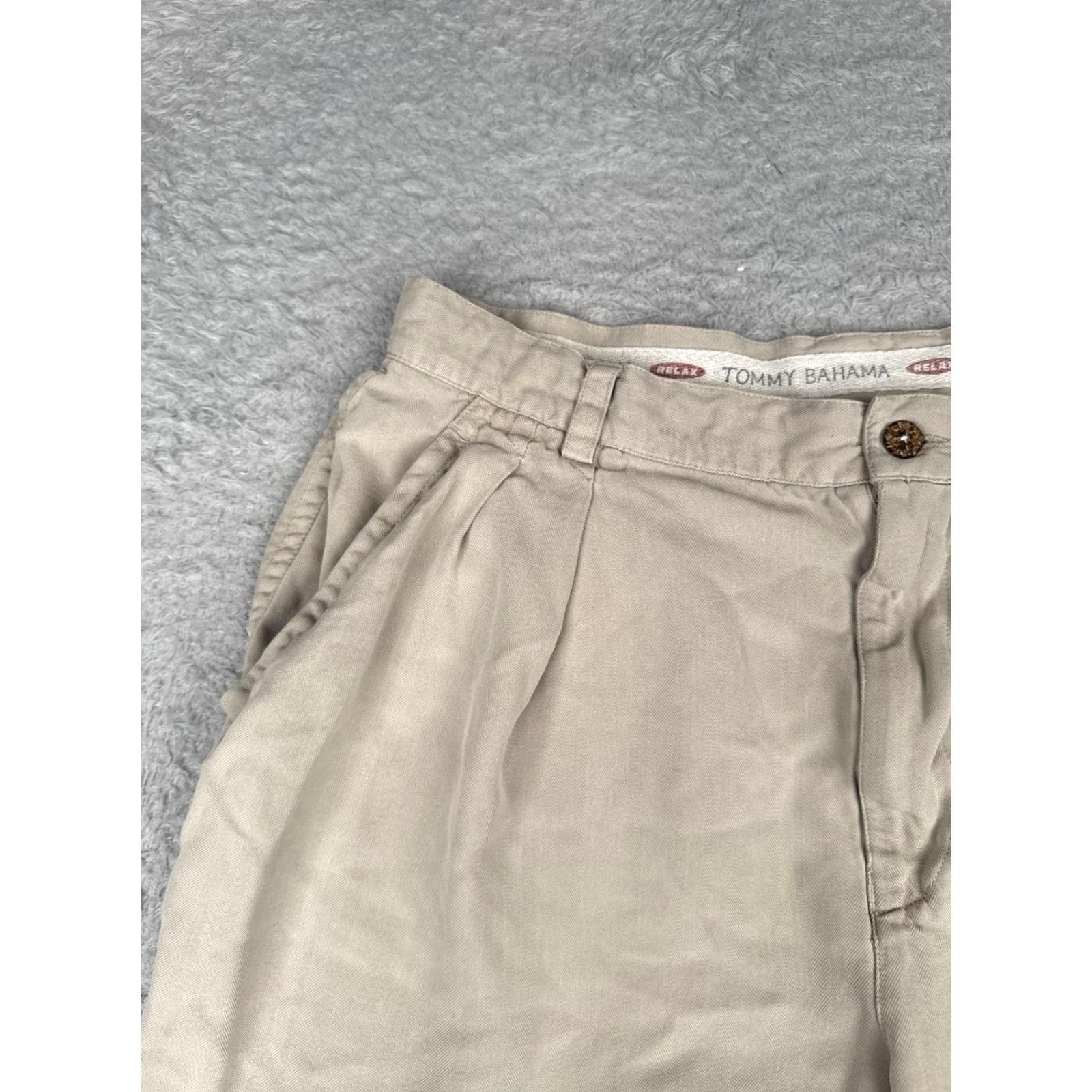 Tommy Bahama VINTAGE? No. Just Tommy Bahama Relax Chino Shorts Mens 34 Khaki Tan Silk 100% Relaxed Pleated Beach Casual Size US 34 / EU 50 - 4 Thumbnail