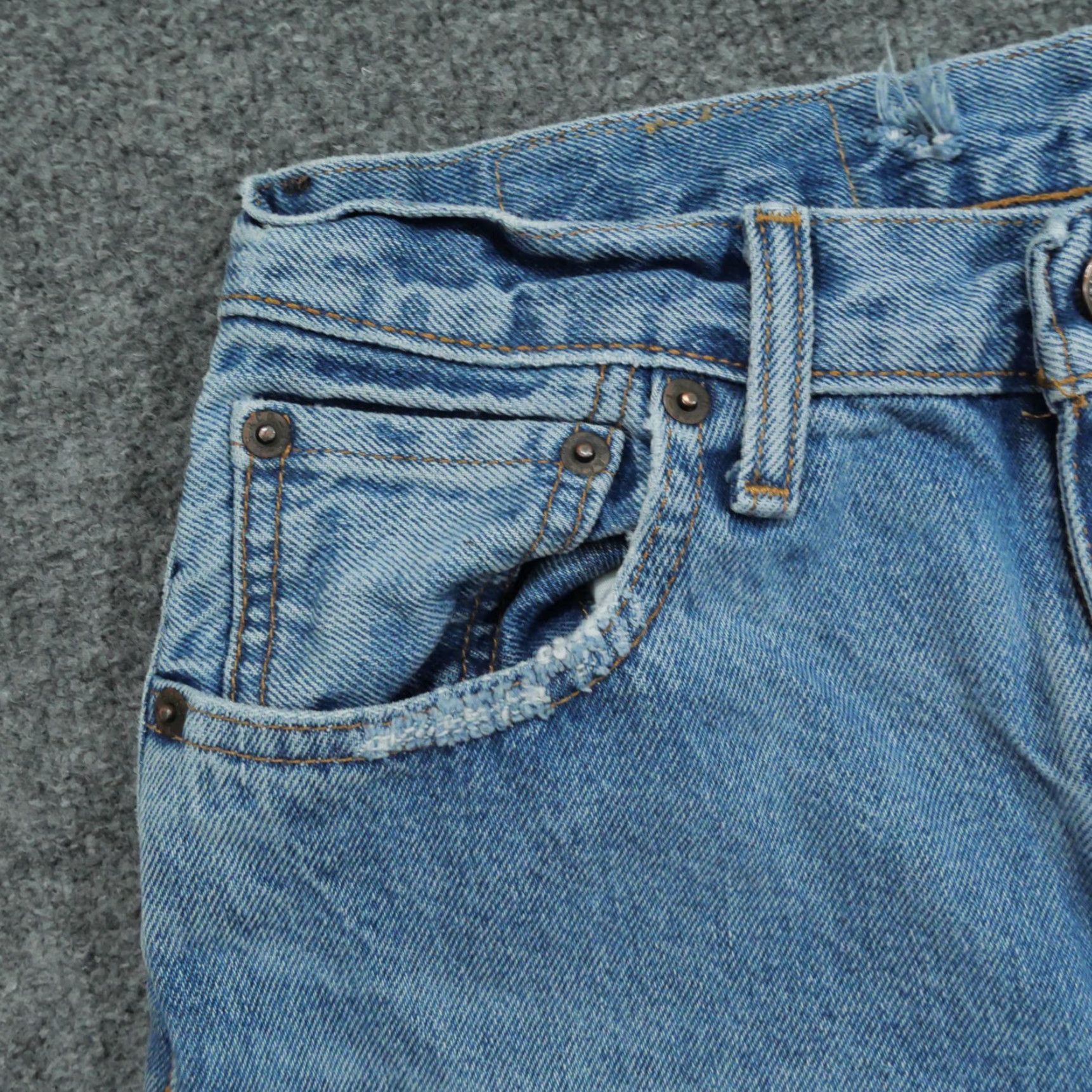 Levi's Levi's 505 Jeans Mens 28 Cropped Distressed Denim Blue 5-Pocket Regular Rise Mid Inseam 23 Jeans Shirt? Size US 30 / EU 46 - 4 Thumbnail