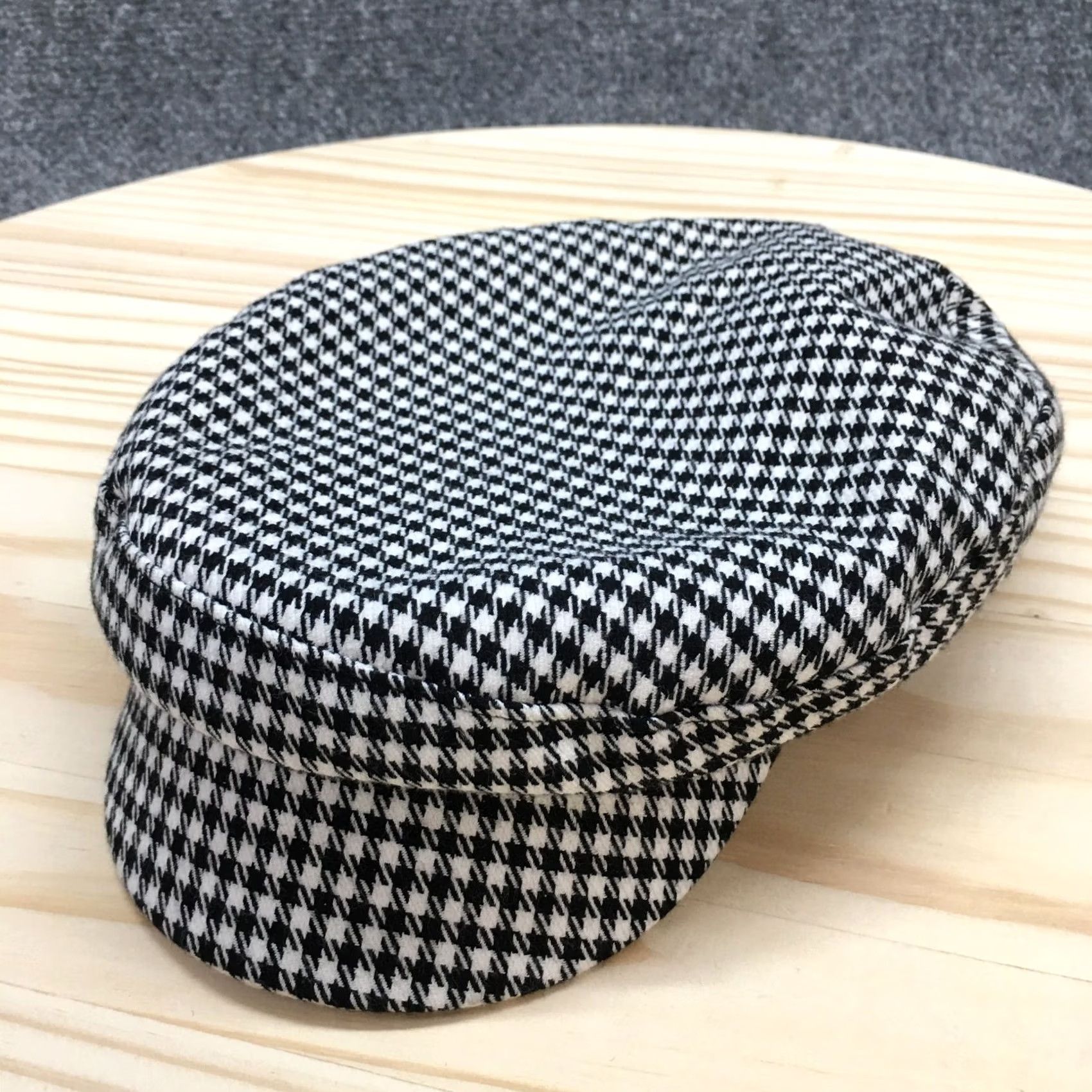 H&M H&M Newsboy Hat Womens One Size Curved Brim Houndstooth Black White Polyester Size ONE SIZE - 2 Thumbnail