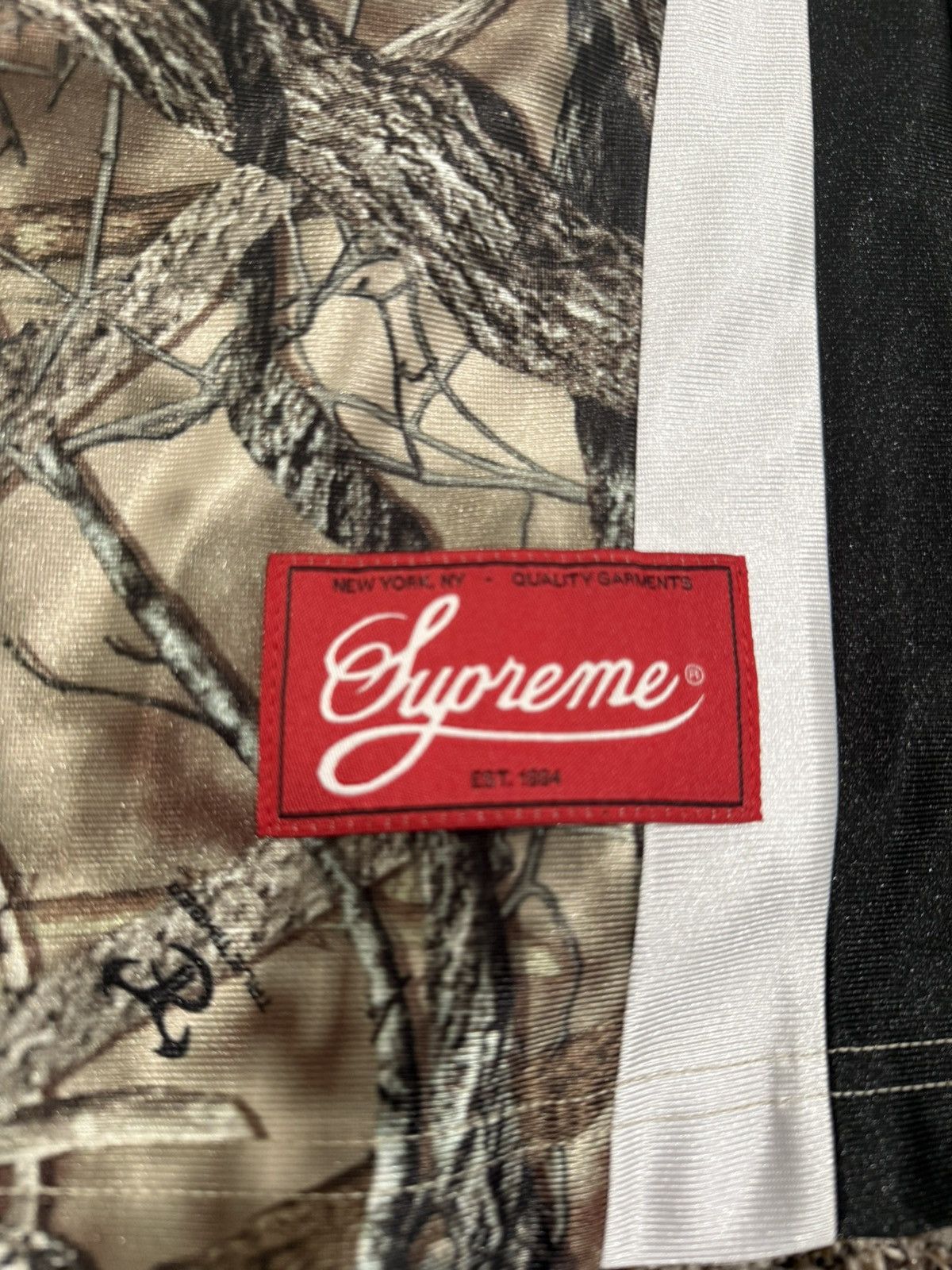 Supreme Supreme breast cancer awareness Size US L / EU 52-54 / 3 - 4 Thumbnail