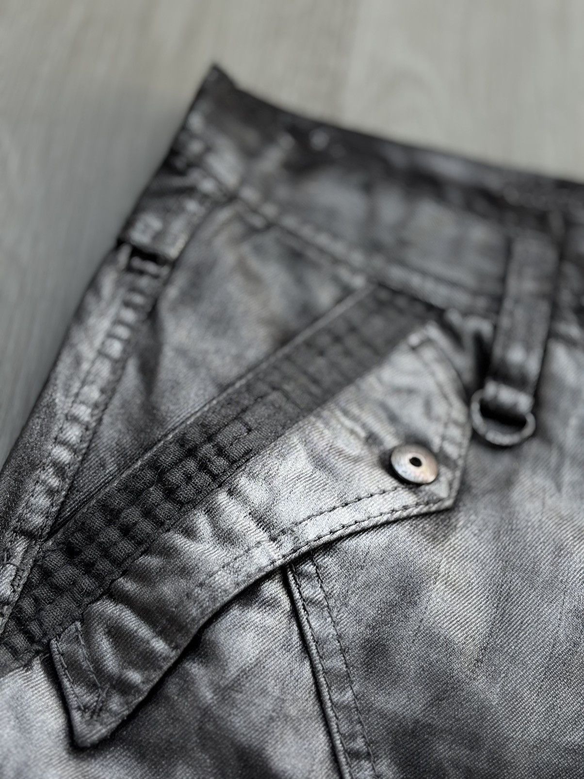 5351 POUR LES HOMMES NICOLE CLUB FOR MEN waxed cargo pants Size US 28 / EU 44 - 2 Thumbnail