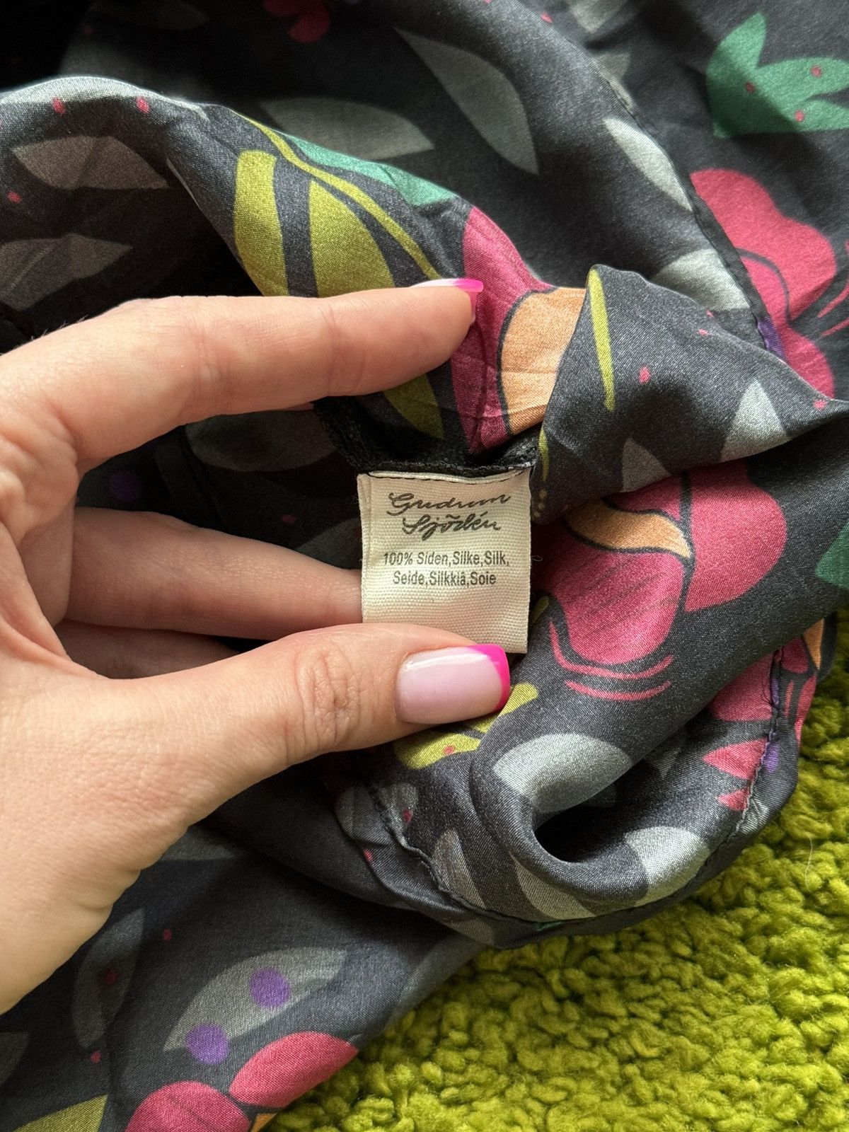 Designer Gudrun Sjoden 100% silk avant garde floral pattern blouse Size M / US 6-8 / IT 42-44 - 5 Thumbnail
