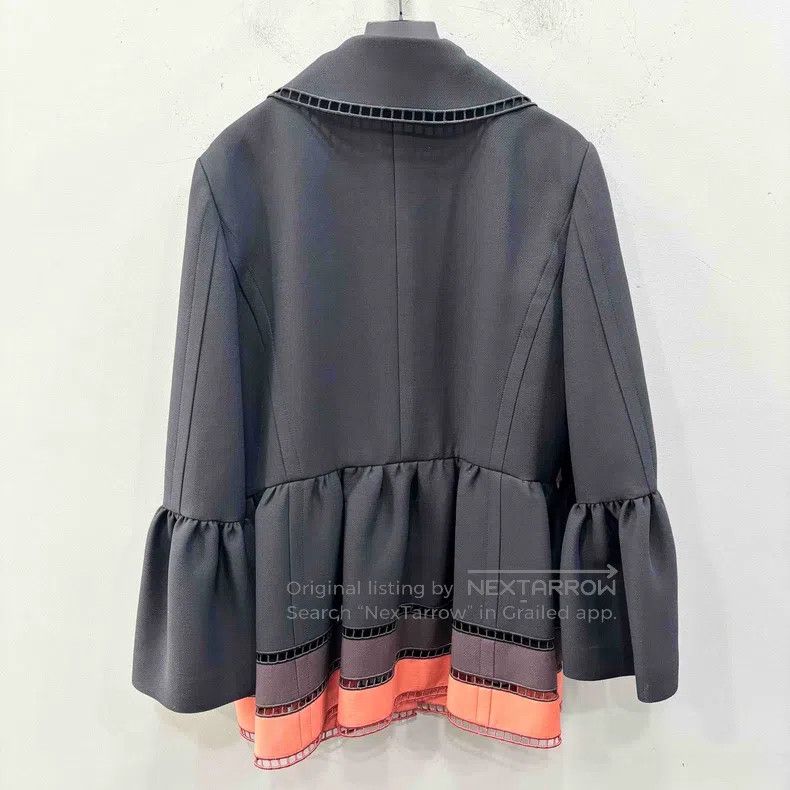 Fendi Fendi Woolen Coat with Leather Buttons Size S / US 4 / IT 40 - 2 Thumbnail