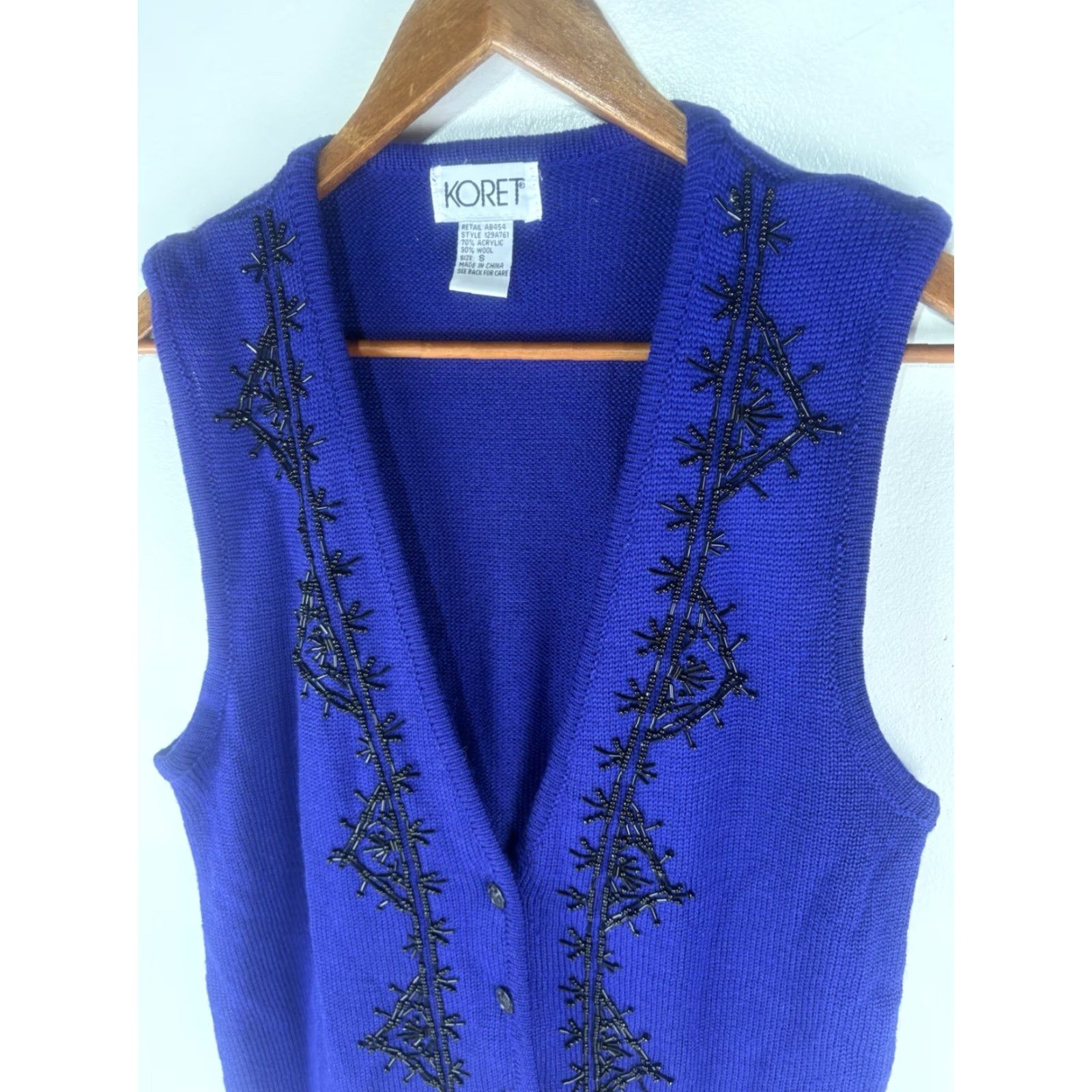 Vintage VINTAGE Koret Women's Sweater Vest Beaded Wool Blend Knitted Sleeveless Size S Purple Size S / US 4 / IT 40 - 2 Thumbnail