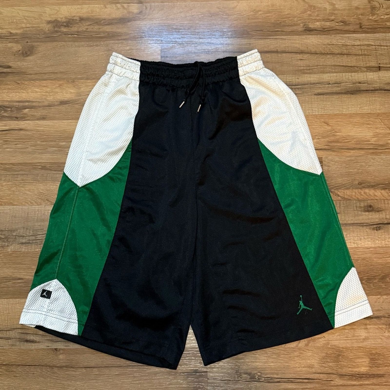 Jordan Brand Y2K Jordan Shorts Lucky Pine Green Size US 28 / EU 44 - 1 Thumbnail