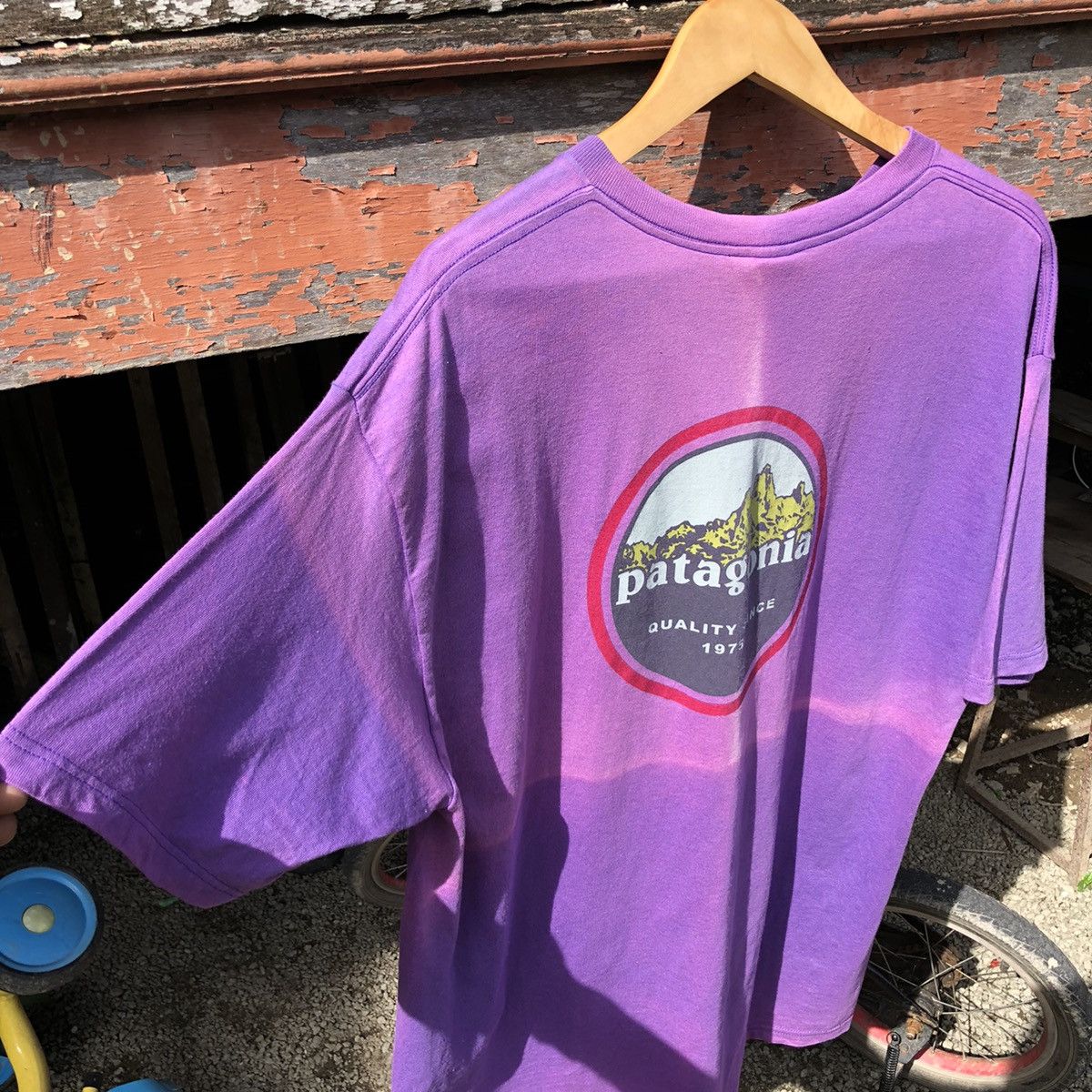 Patagonia 🔥Steals🔥 Vintage 90s Faded Patagonia Quality since 1975 Tee Size US L / EU 52-54 / 3 - 6 Thumbnail