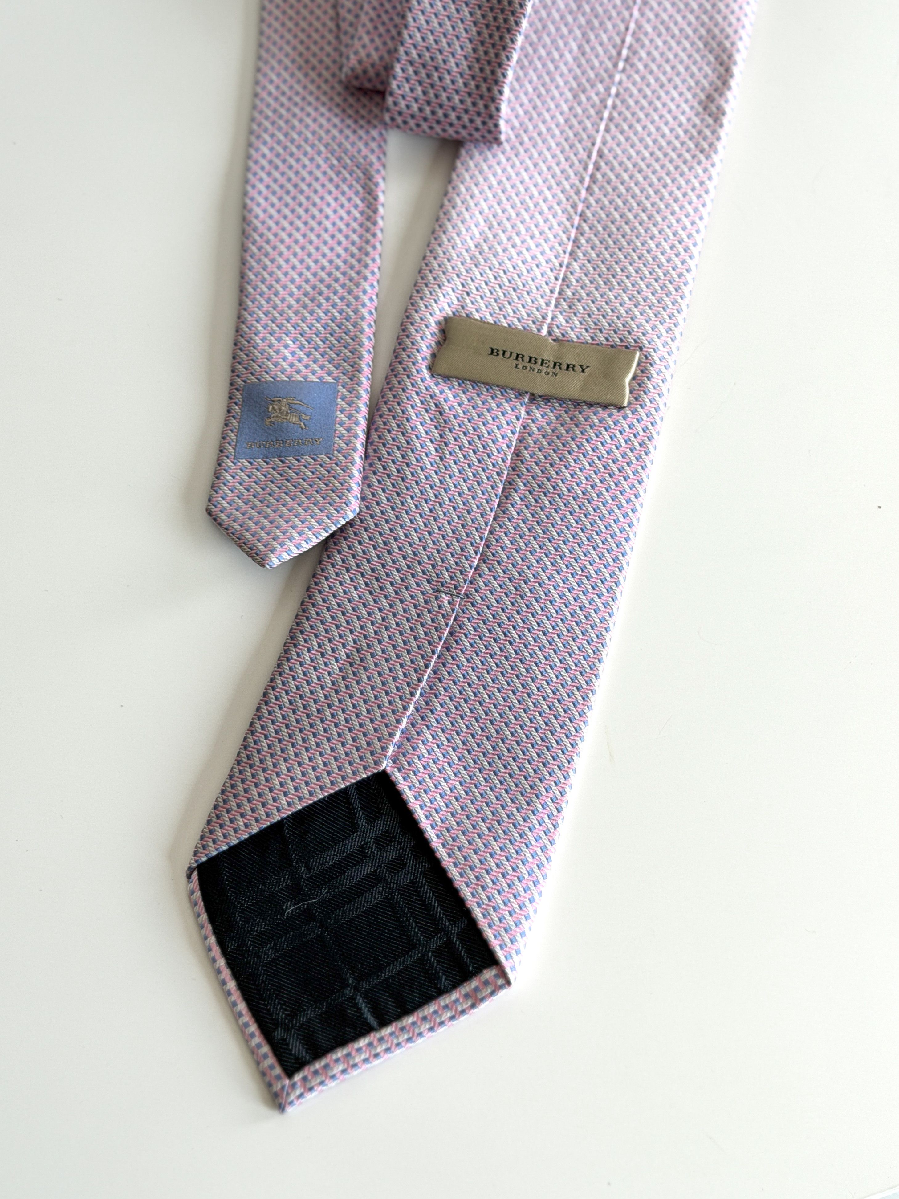 Burberry Burberry London Vintage Silk Cravat Made in Italy Size ONE SIZE - 1 Thumbnail
