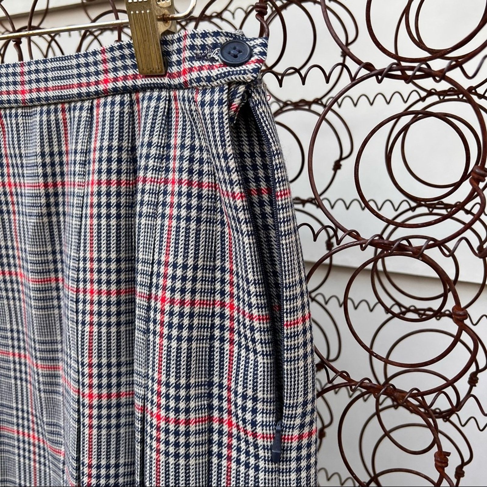 Pendleton Pendleton 100% virgin wool red blue plaid pleated skirt 12 Size 34" / US 12 / IT 48 - 2 Thumbnail