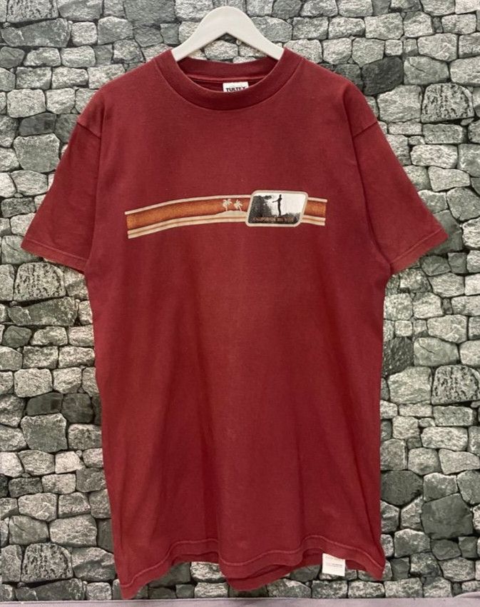 Vintage Vintage 90s California Big Wave Surfing Tshirt Size US L / EU 52-54 / 3 - 1 Thumbnail