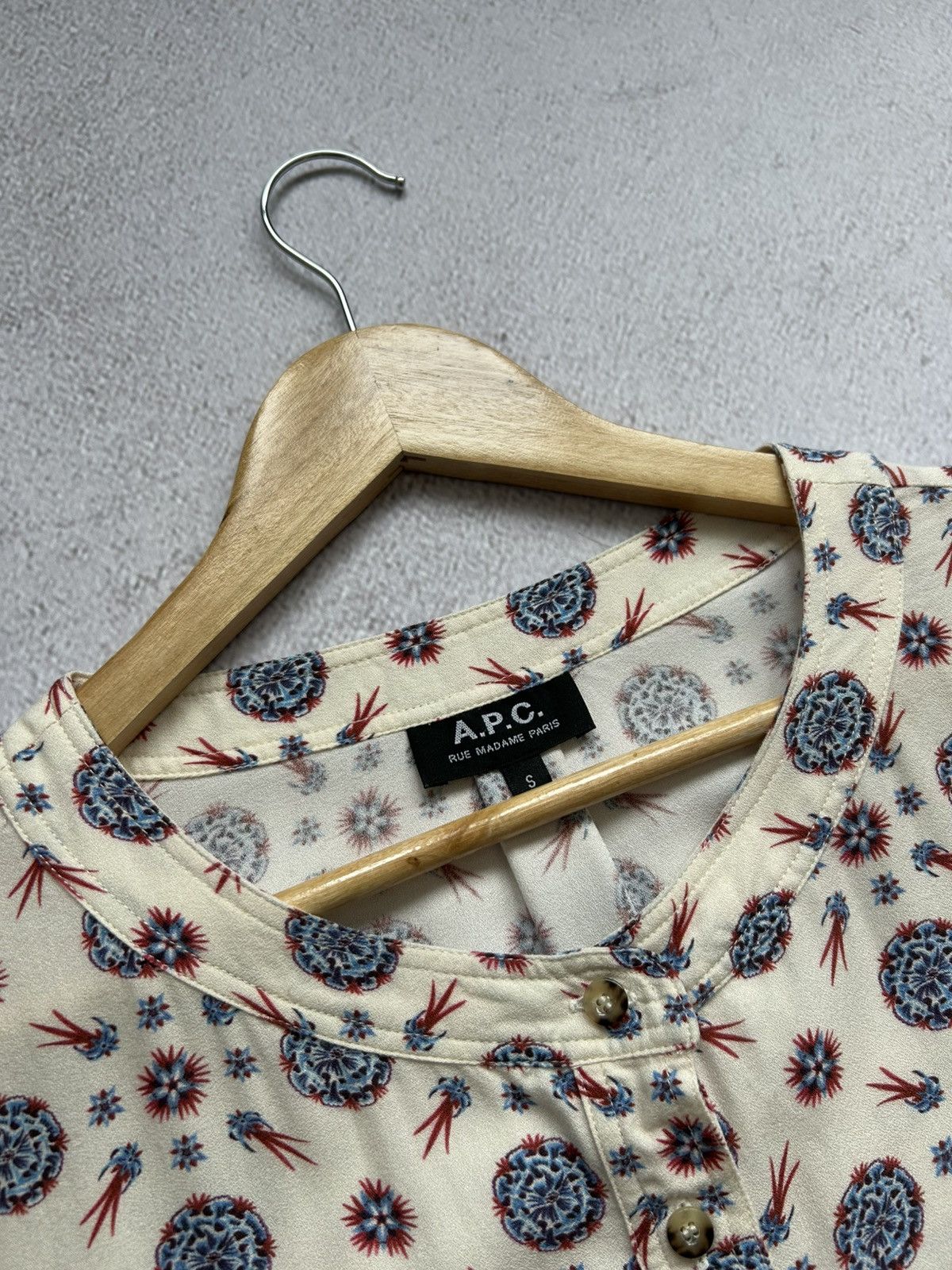 A.P.C. × Designer A.P.C. Premium women's flower drawings blouse size S Size S / US 4 / IT 40 - 5 Thumbnail