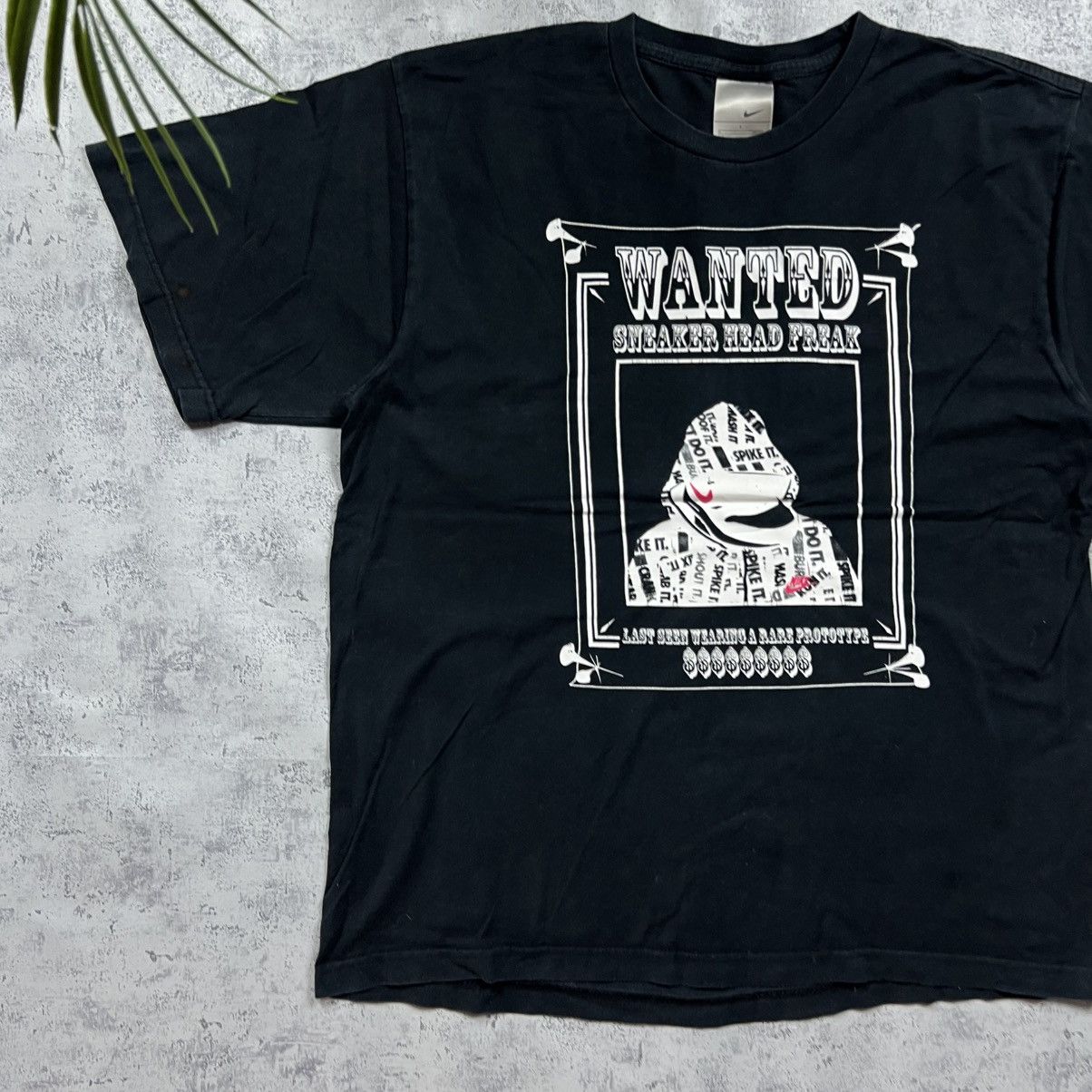 Nike 00s NIKE SNEAKERHEAD VINTAGE Y2K OVERSIZED RETRO TEE T-SHIRT Size US L / EU 52-54 / 3 - 2 Thumbnail