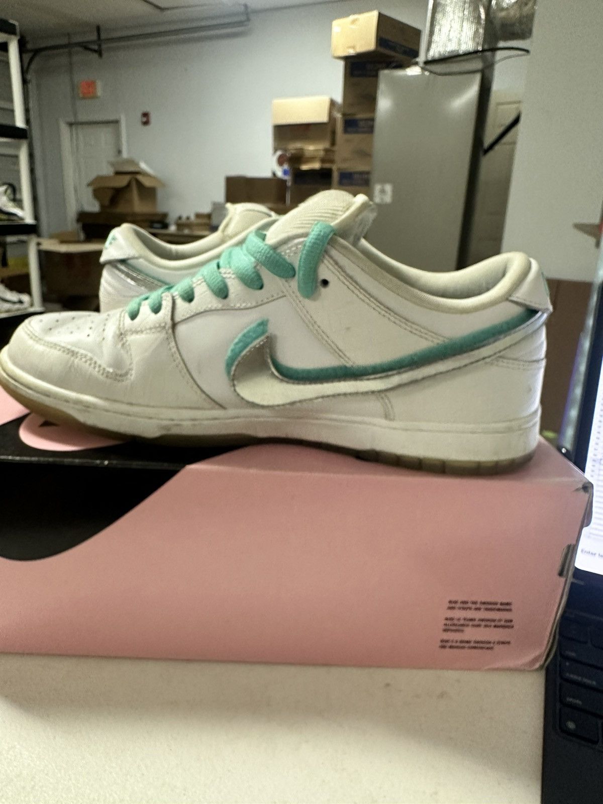 Nike Nike sb dunk low white diamond Size US 10.5 / EU 43-44 - 6 Thumbnail
