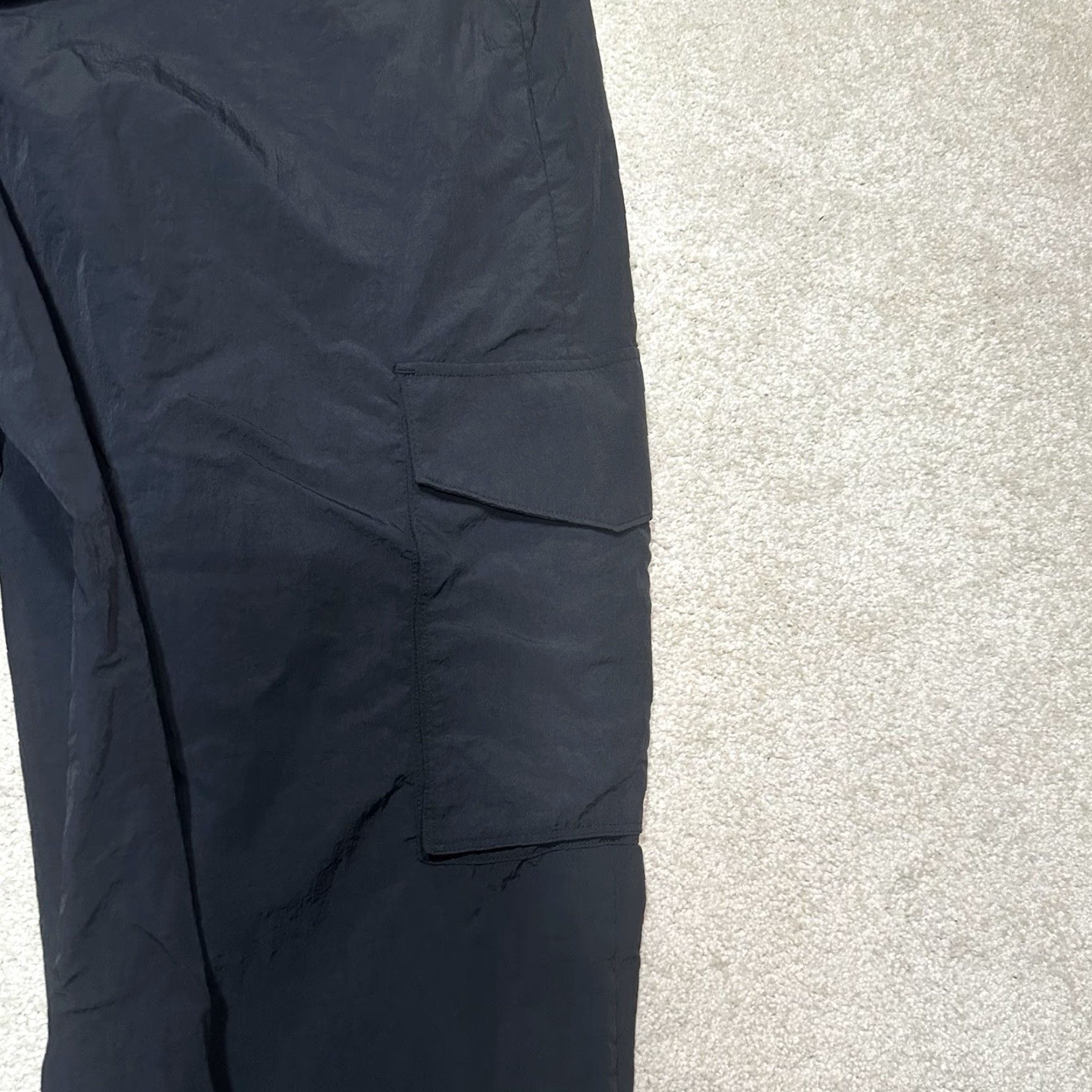 Vintage Gilly Hicks Windbreaker Pants Women XL Black 90s Para Cord Track Pants Convertible Windbreaker Inseam 31in Regular Fit Size 40" / US 18 - 6 Thumbnail