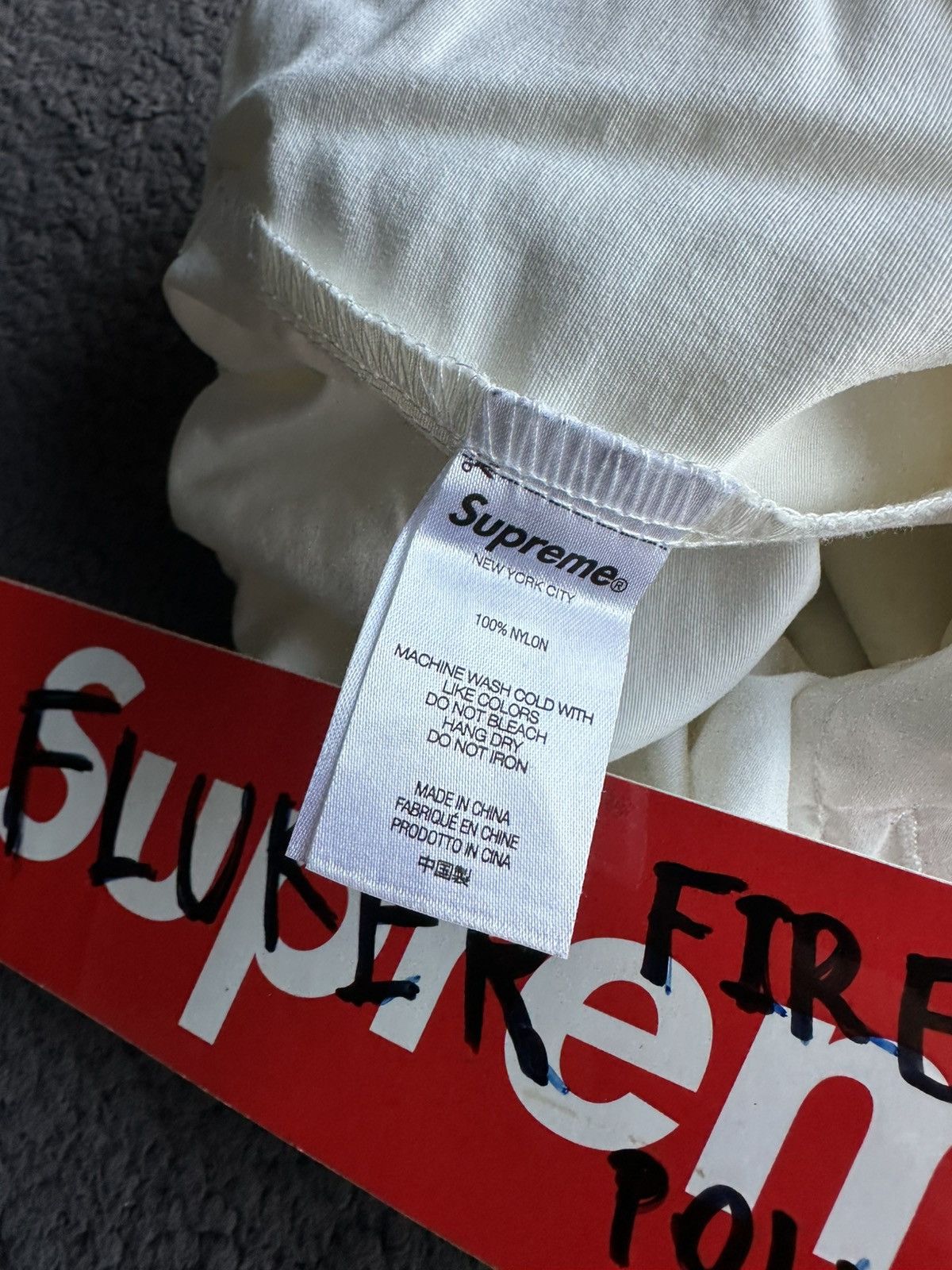 Supreme Supreme Warm Up Pants White FW21 Size M Used 8/10 Size US 30 / EU 46 - 9 Thumbnail