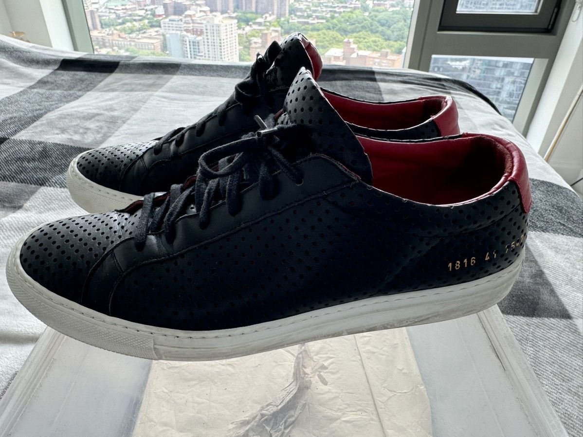 Common Projects Common Projects Black Leather perforated Low top sz 41 Size US 9 / EU 42 - 9 Thumbnail