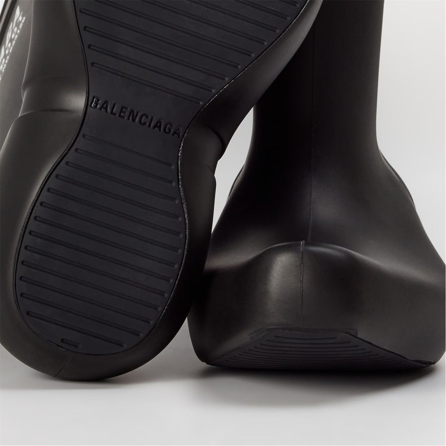 Balenciaga o1g2r1mq0226 Structured Ankle Heeled Boots In Black Size US 7.5 / EU 40-41 - 3 Thumbnail
