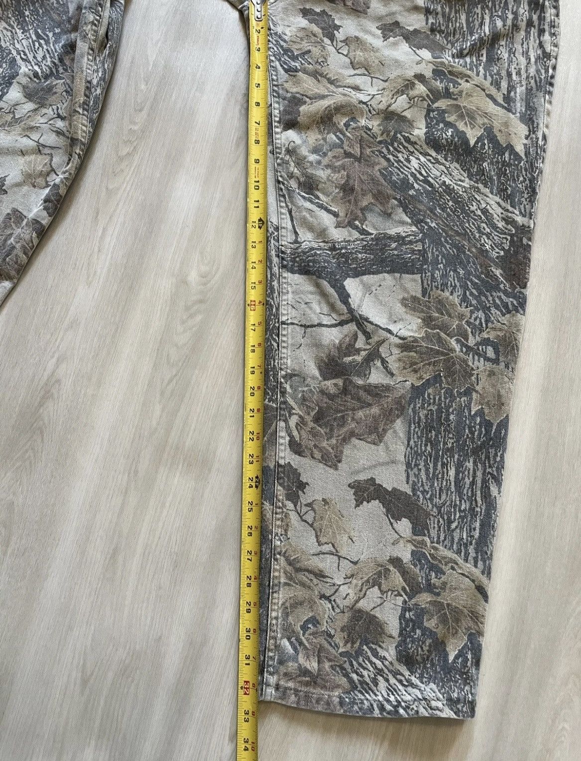 Vintage Vintage Cabelas Realtree Tree Bark Brown Camo jean Tagged 44 Size US 41 - 6 Thumbnail