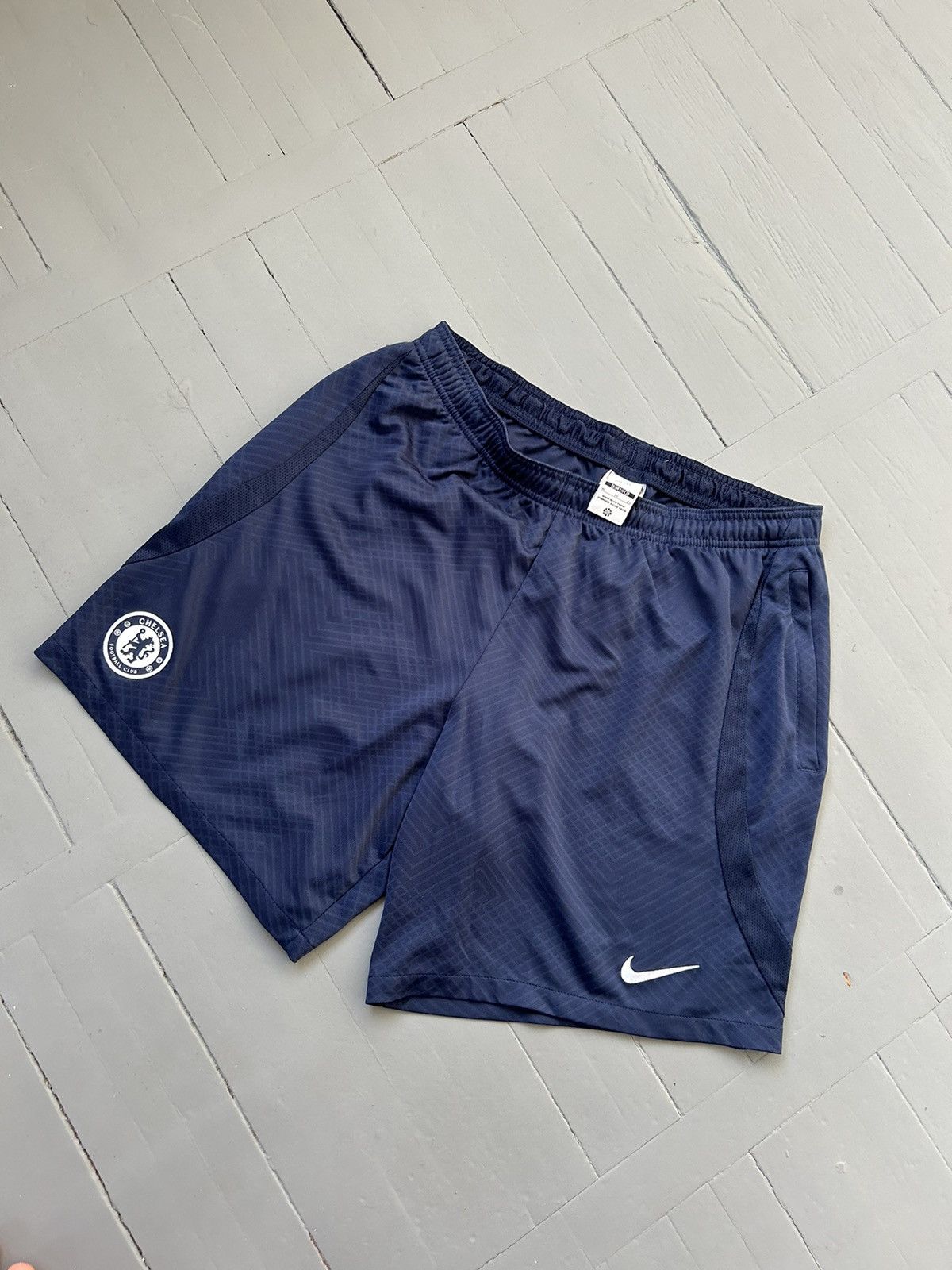 Chelsea Soccer × Nike Nike FC Chelsea shorts Size US 36 / EU 52 - 2 Thumbnail
