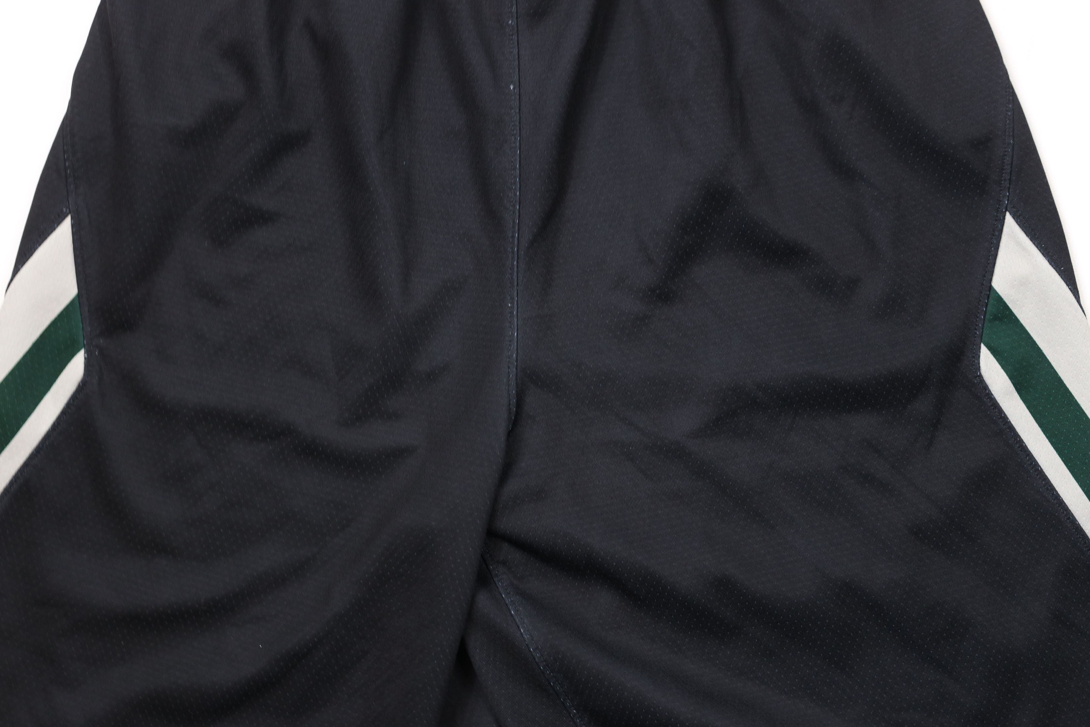 Nike × Vintage Nike Michigan State University Basketball Shorts Gamer Size US 32 / EU 48 - 13 Thumbnail