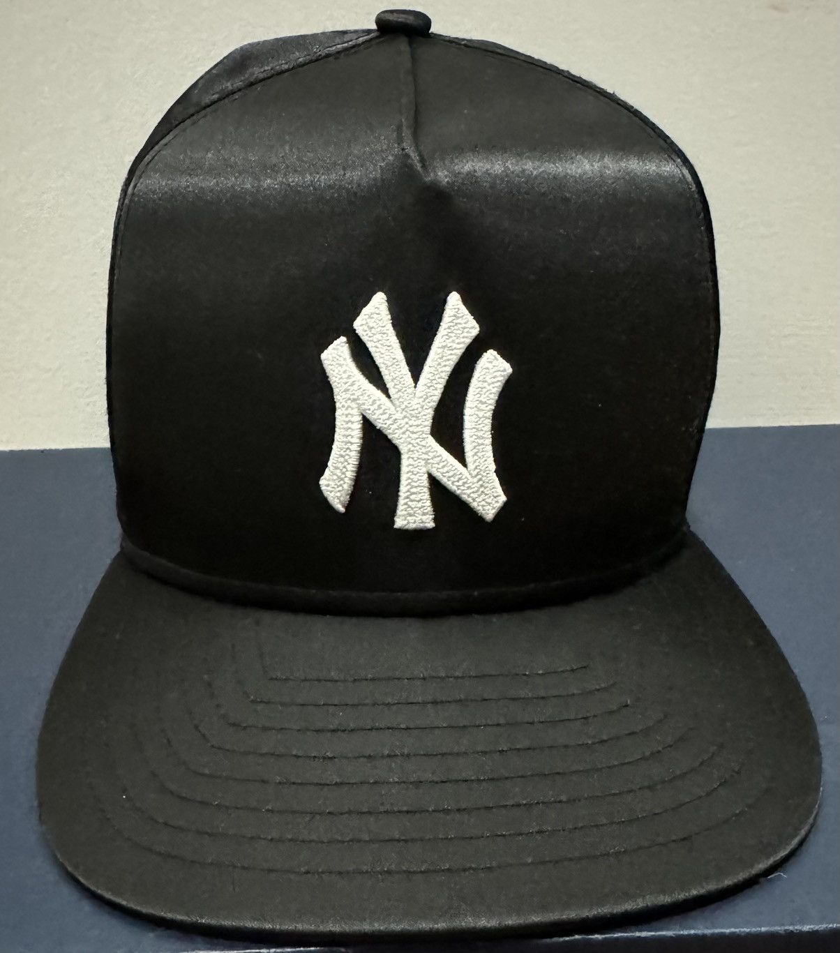 image of Kith New York Yankees New Era Snapback in Black, Men's