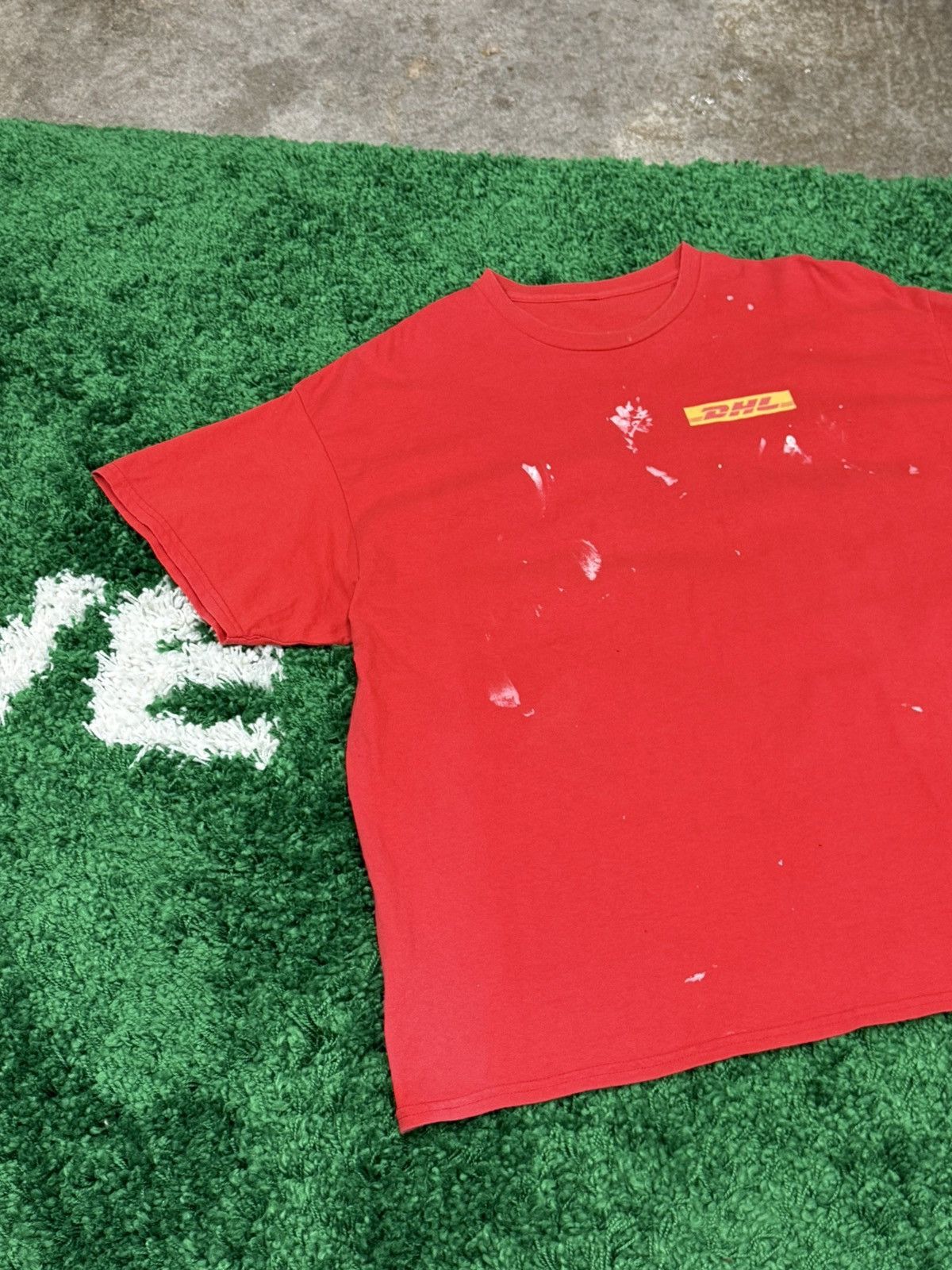Vintage Vintage Distressed DHL Logo Tee Red 2XL XXL Paint Splatter Size US XXL / EU 58 / 5 - 2 Thumbnail