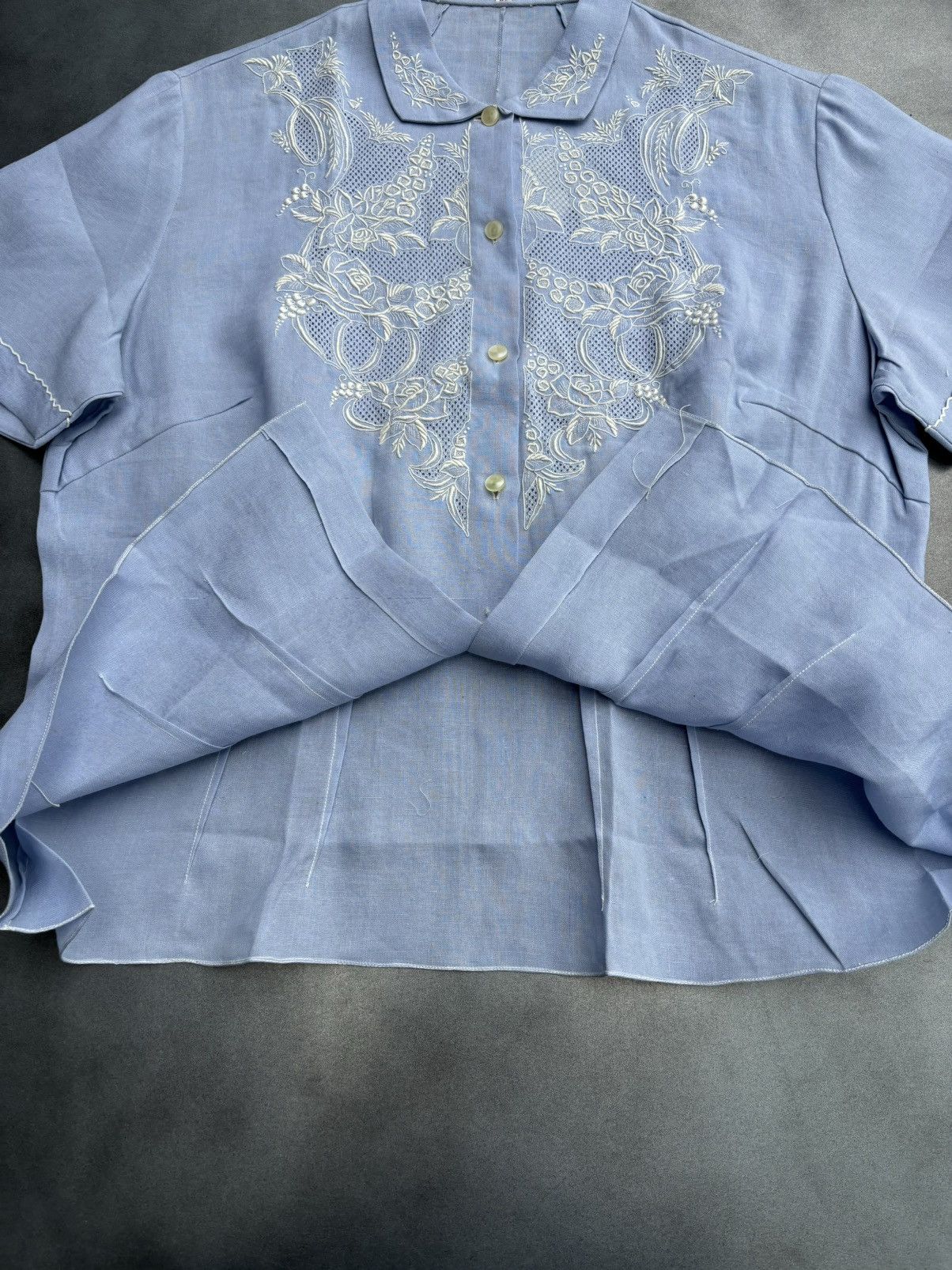 Vintage 1960s Deadstock Vintage Embroidered Shortsleeve Sheer Lace Size S / US 4 / IT 40 - 6 Thumbnail