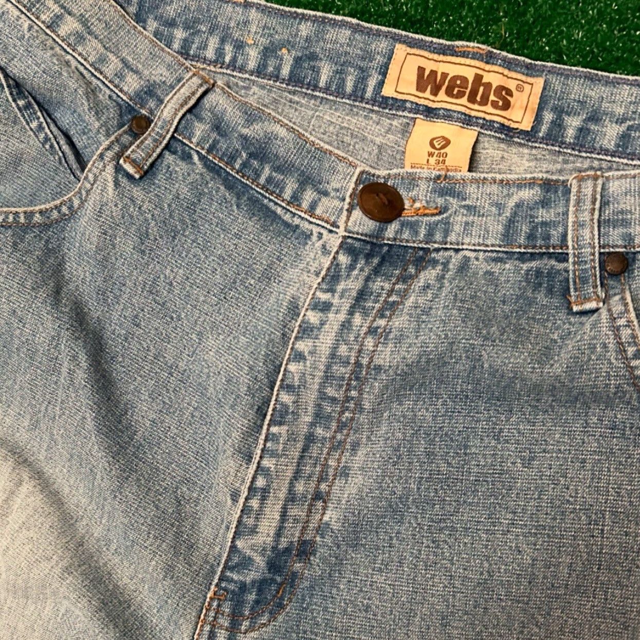 Enyce VINTAGE Enyce Webs Baggy Grunge Jeans VTG Mens Size 40 Light Wash 34 Inseam Denim Relaxed Wide-Leg Skatewear Hip Hop Y2K Webs Baggy Jeans Size US 40 / EU 56 - 4 Thumbnail