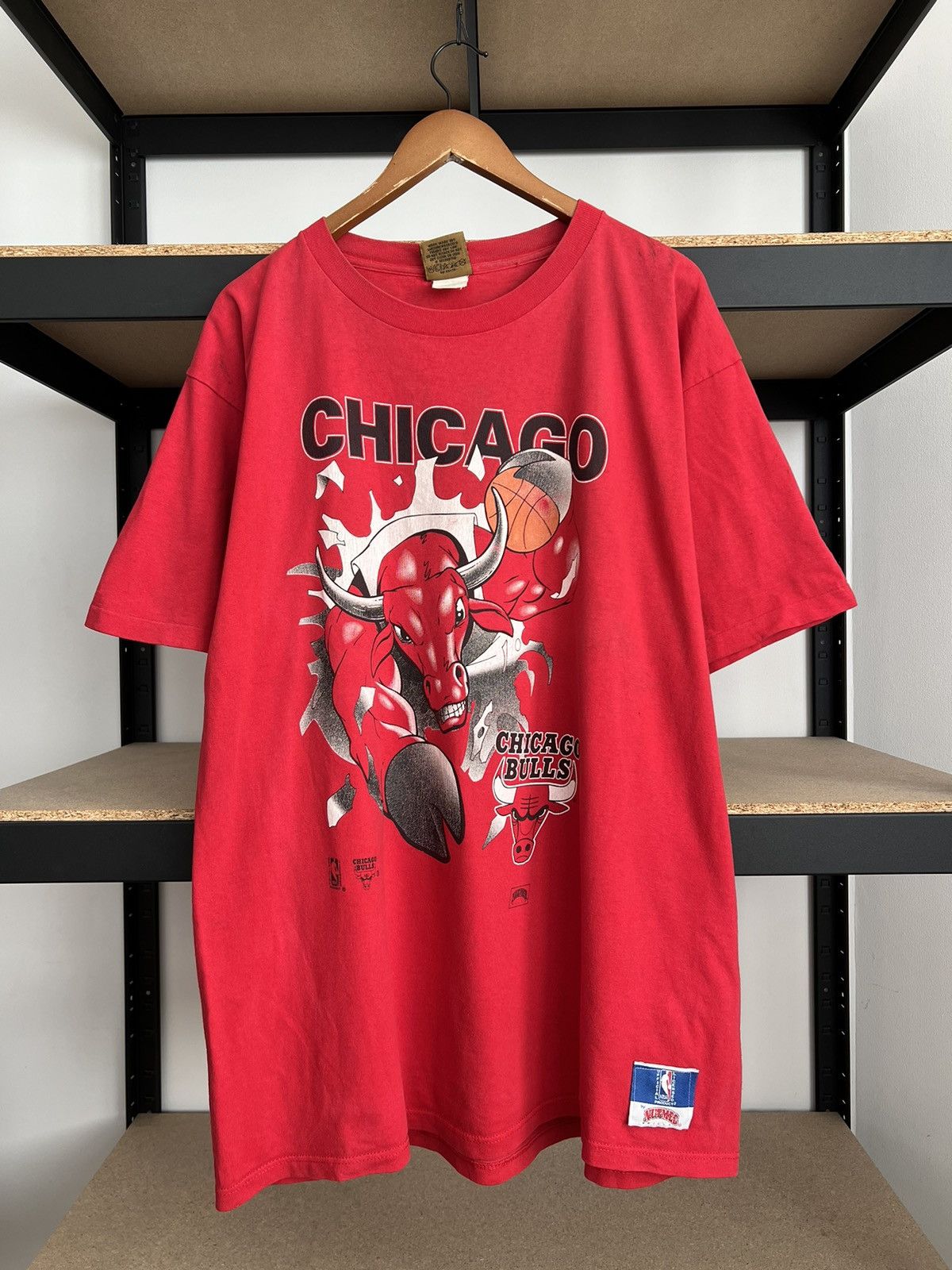 NBA Vintage 90s Chicago Bulls NBA Basketball Nutmeg Red T-shirt Size US XL / EU 56 / 4 - 1 Thumbnail
