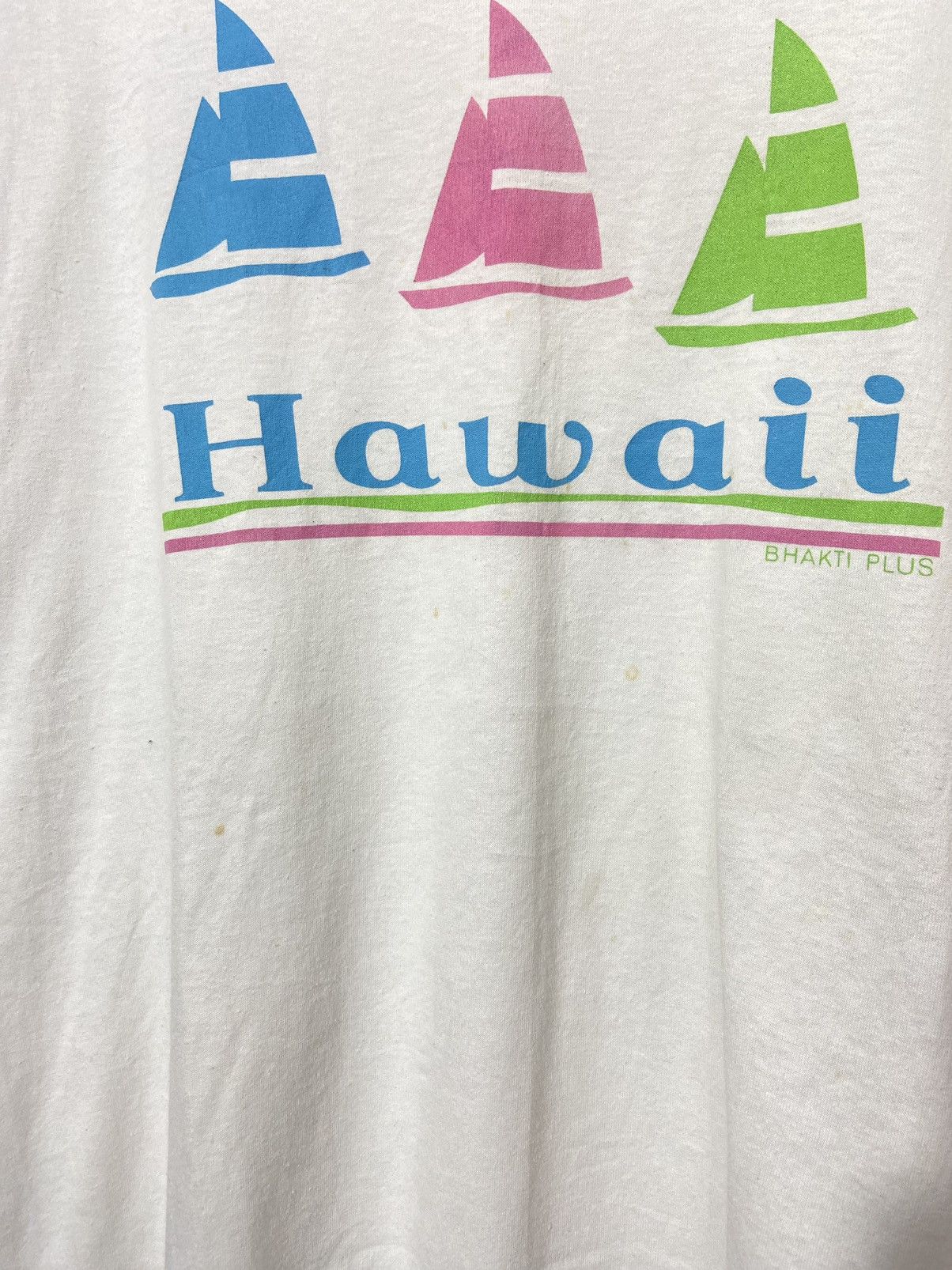 Hanes × Vintage Vintage Hawaii ©️Bhakti Plus Tshirt Size US M / EU 48-50 / 2 - 5 Thumbnail
