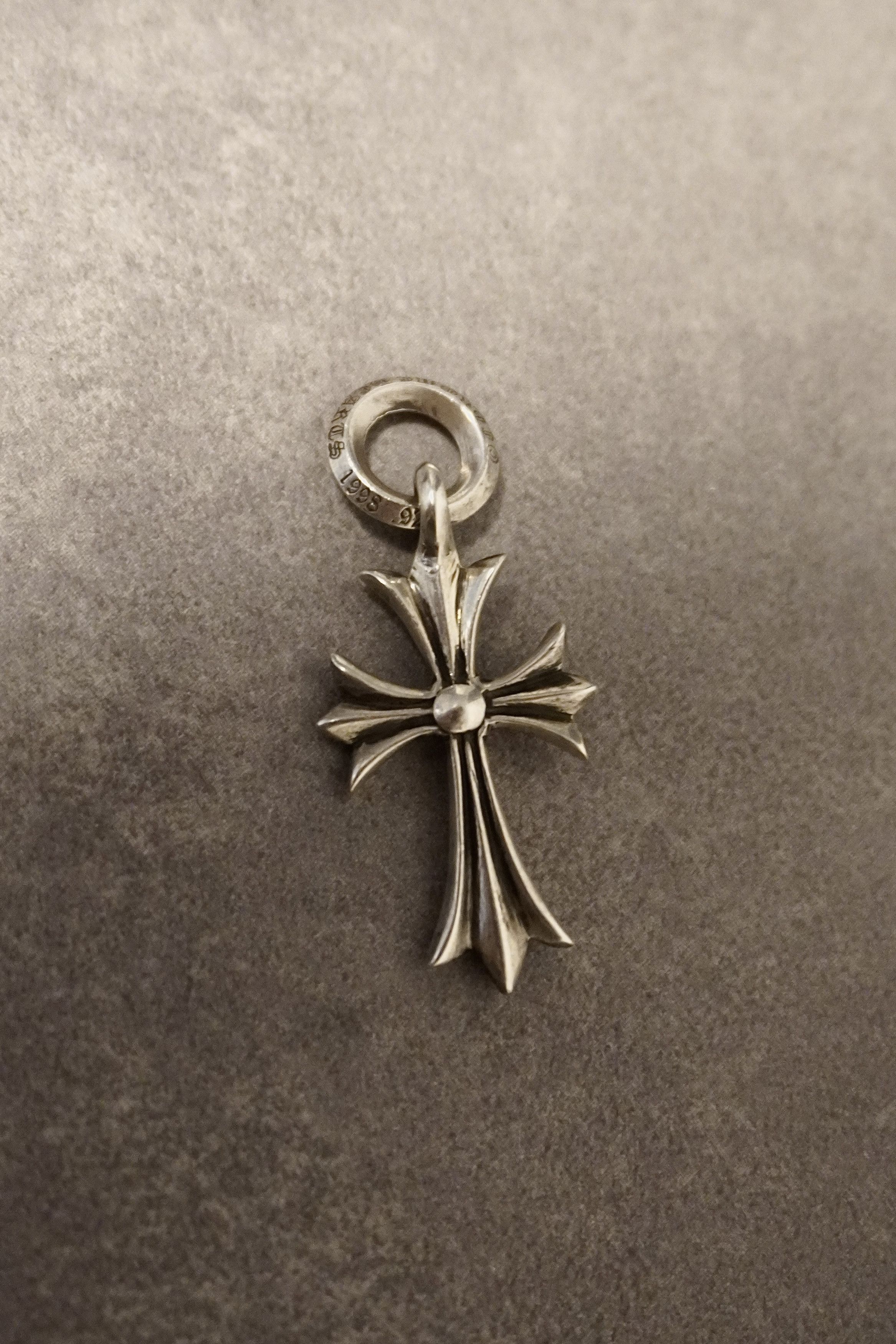 小物 RisoCHROME HEARTS TINY CH CROSS CHROME HEARTS TINY CH CROSS PENDANT