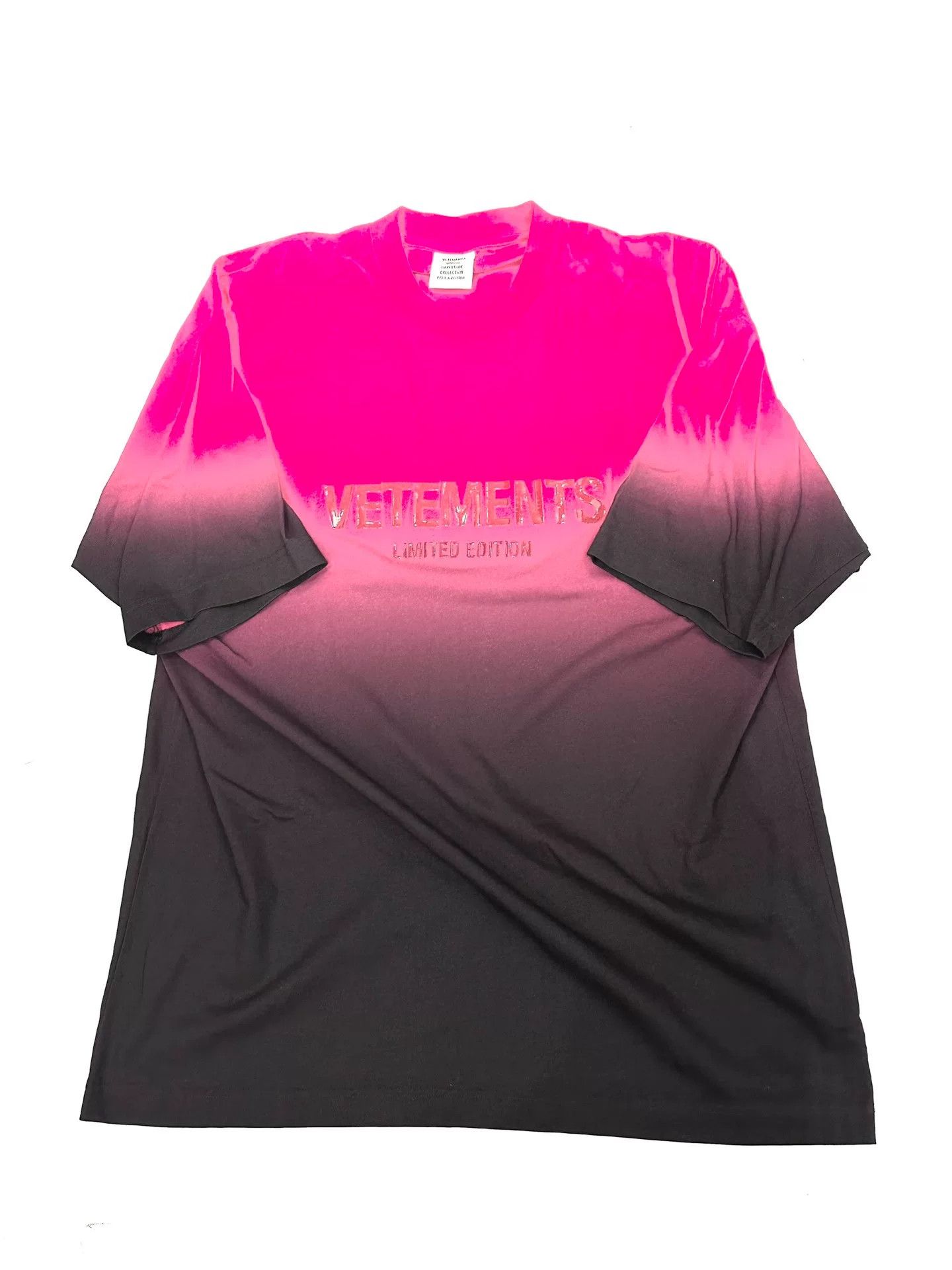 Vetements Vetements Gradient Pink Letter Tee Size S / US 4 / IT 40 - 1 Thumbnail